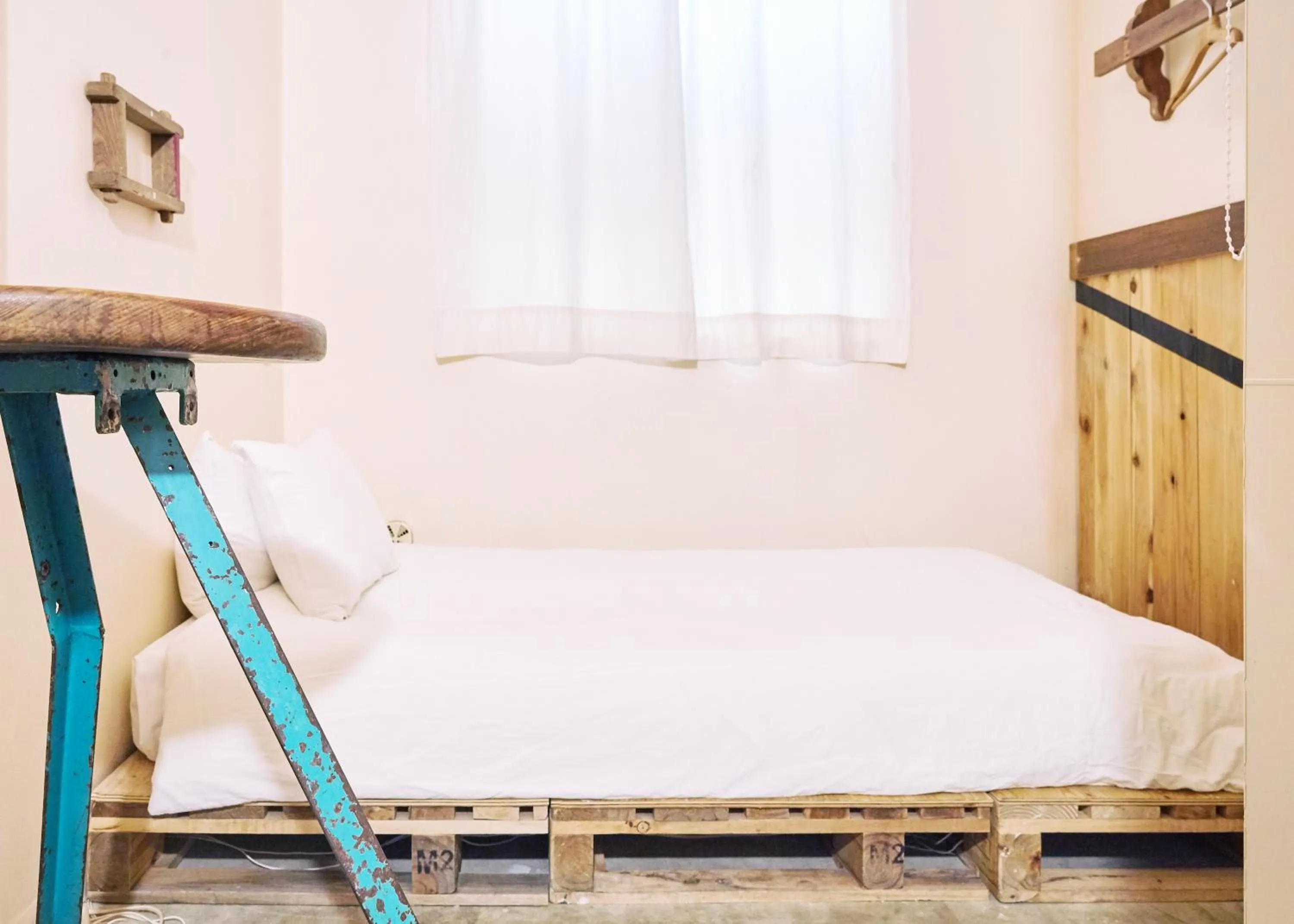 Living room, Bed in Apartment Hotel Shinjuku
