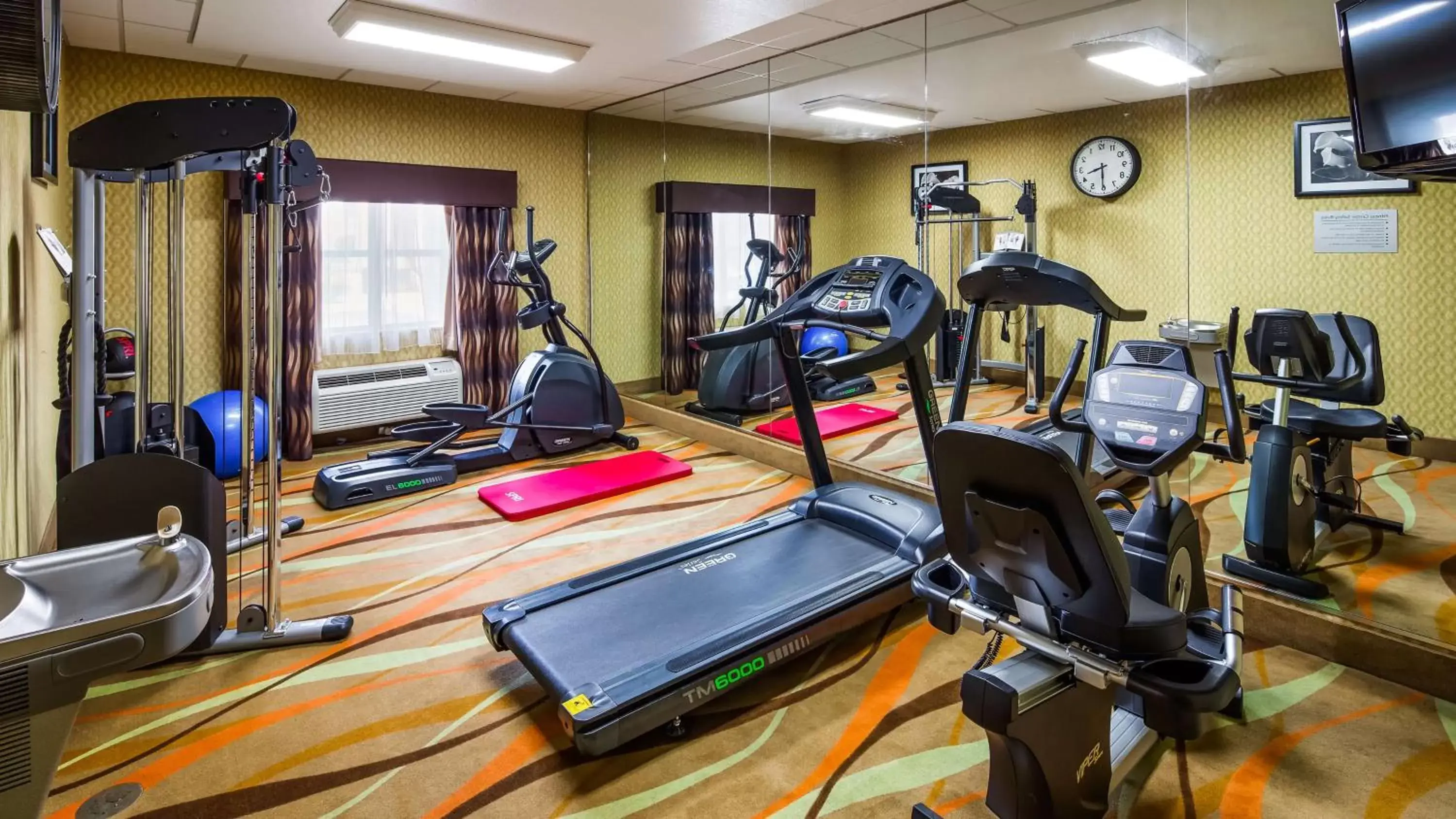 Fitness centre/facilities, Fitness Center/Facilities in Best Western Plus JFK Inn & Suites