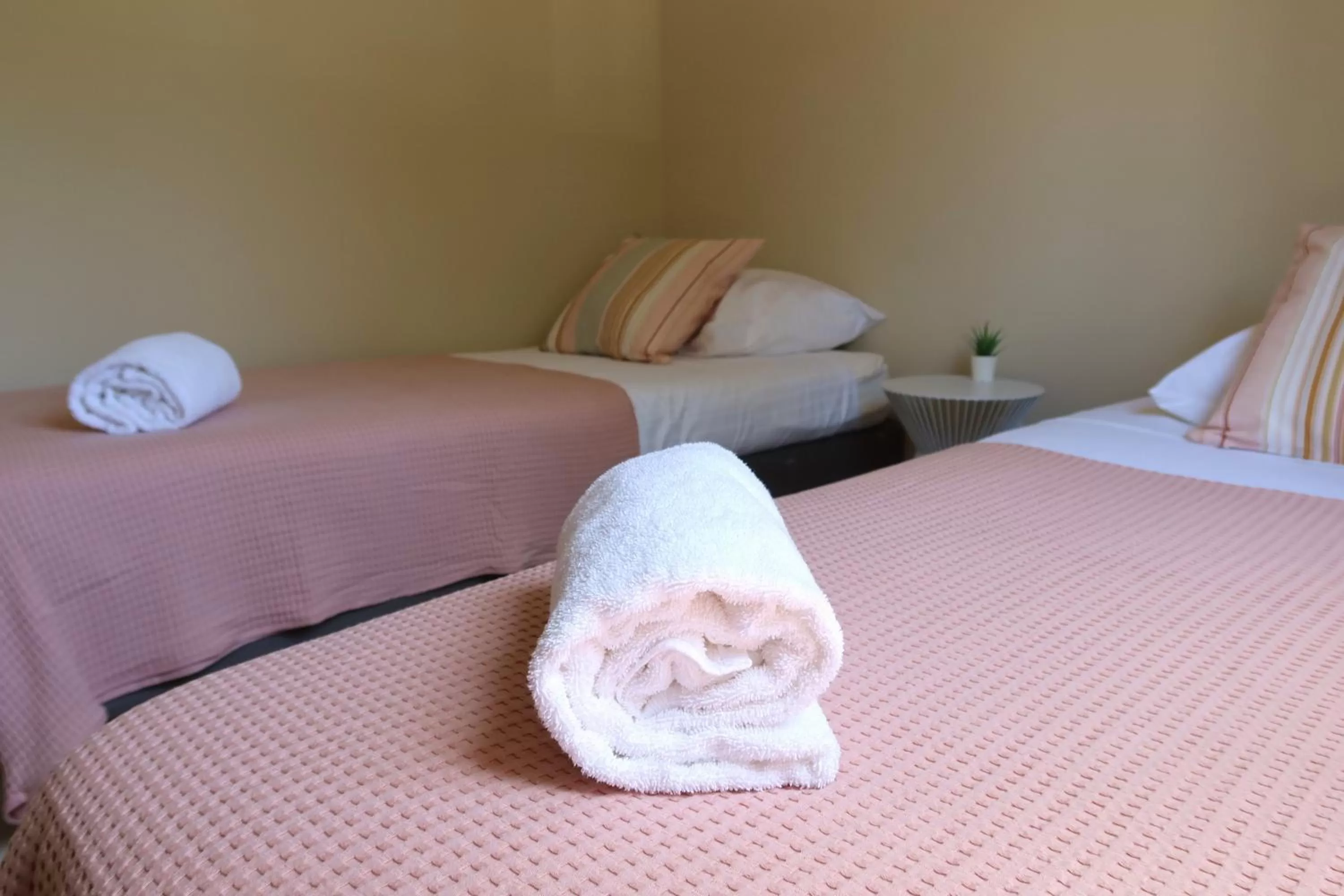 Bedroom, Bed in Montana Eco Resort Aruba