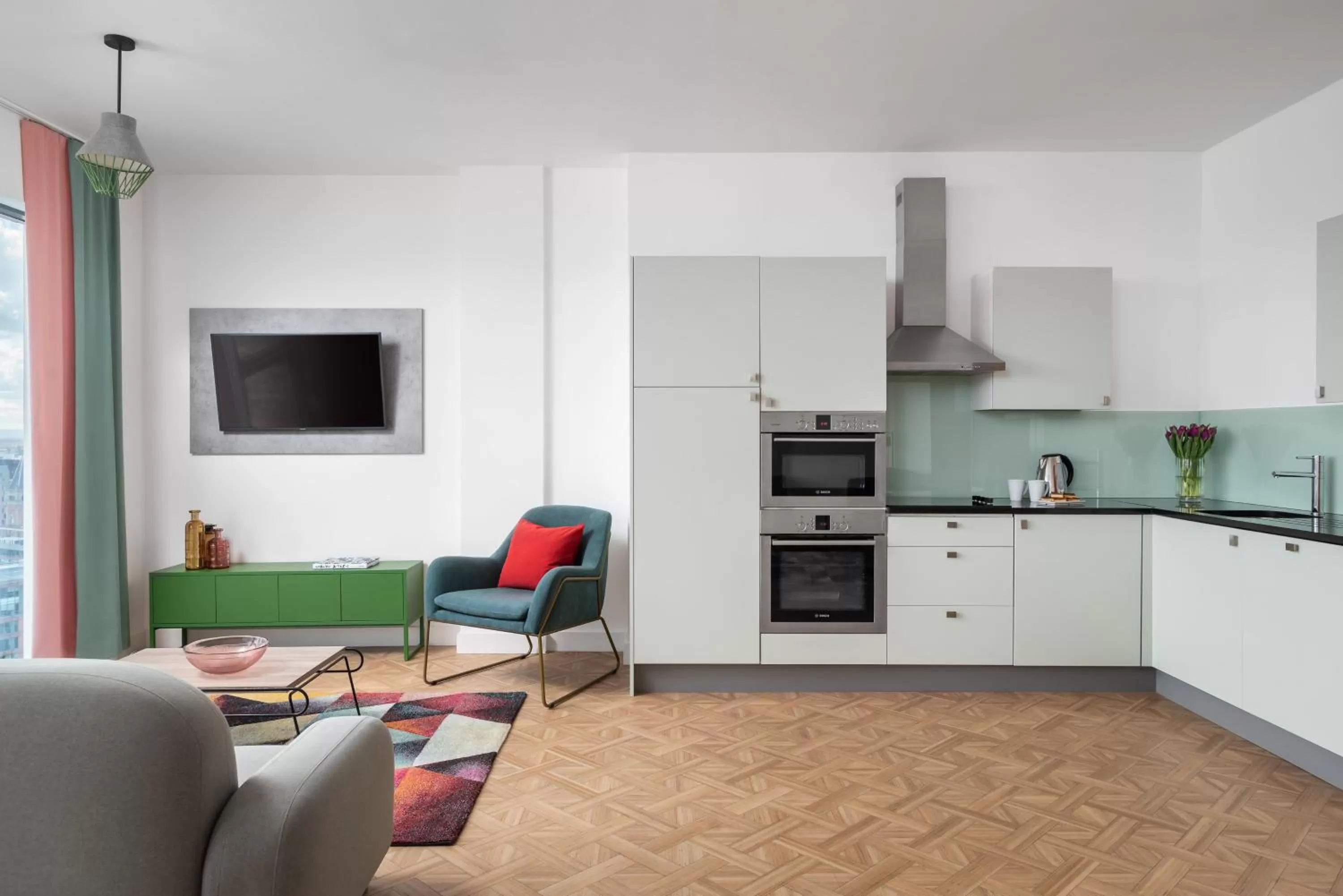 TV and multimedia in Church Street by Supercity Aparthotels