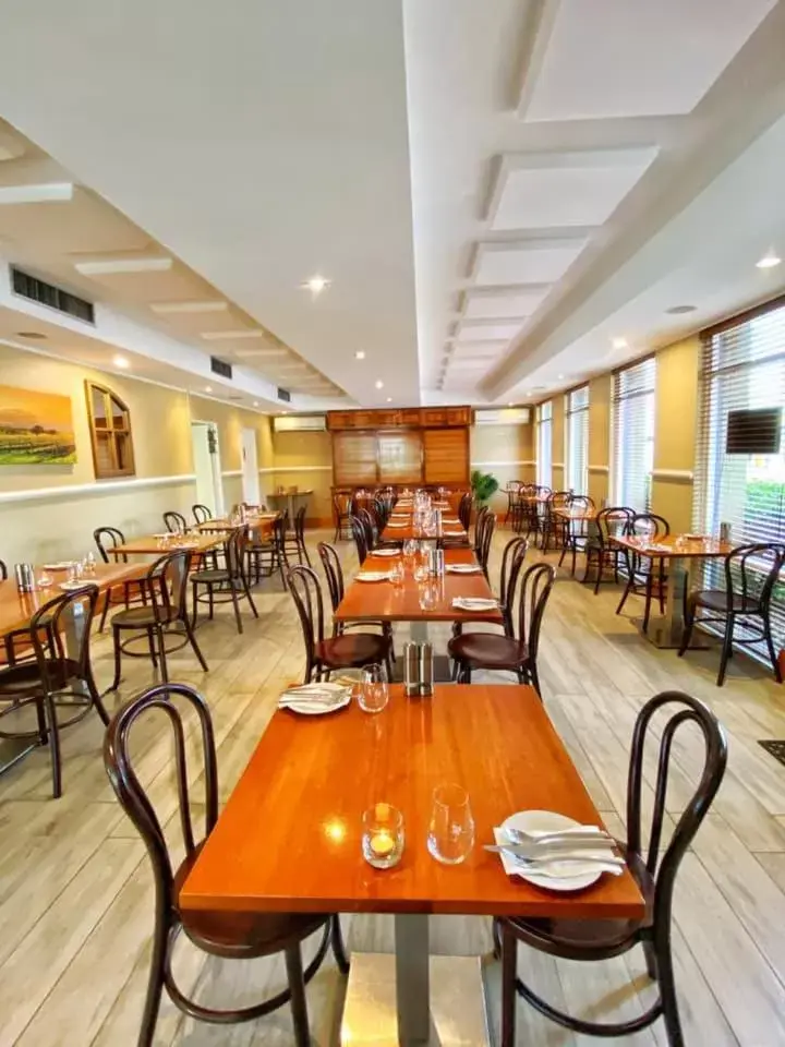 Restaurant/Places to Eat in Mid City Motor Inn Singleton