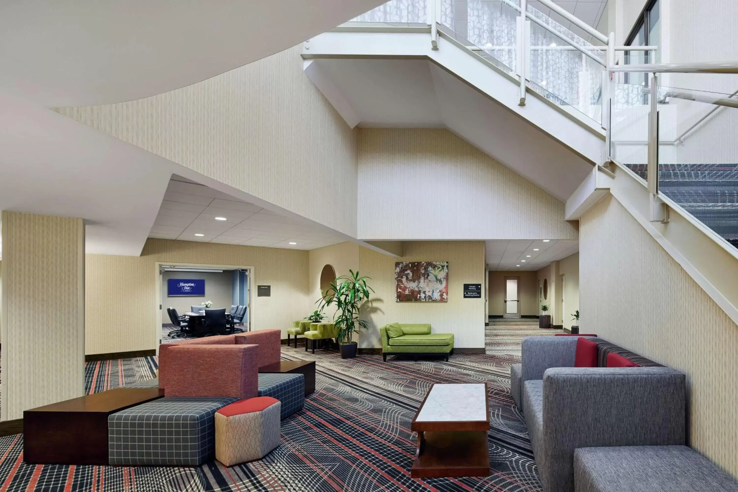 Lobby or reception in Hampton Inn & Suites Mt. Prospect