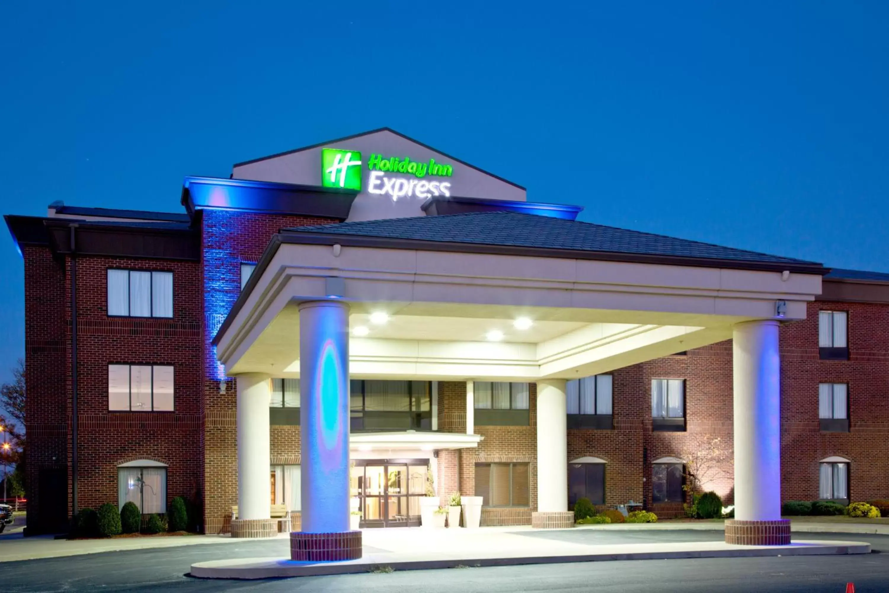 Property building in Holiday Inn Express & Suites Shelbyville, an IHG Hotel