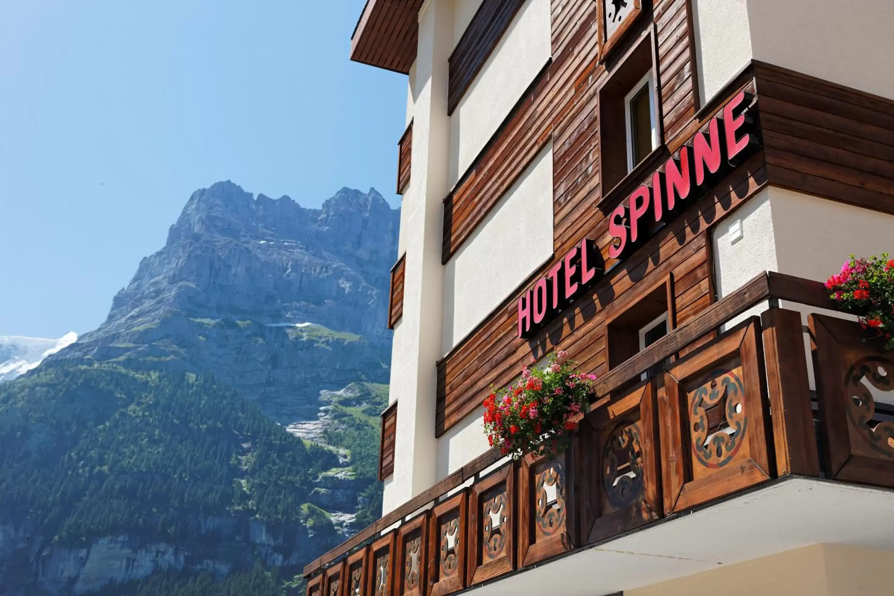 Facade/entrance in Hotel Spinne Grindelwald