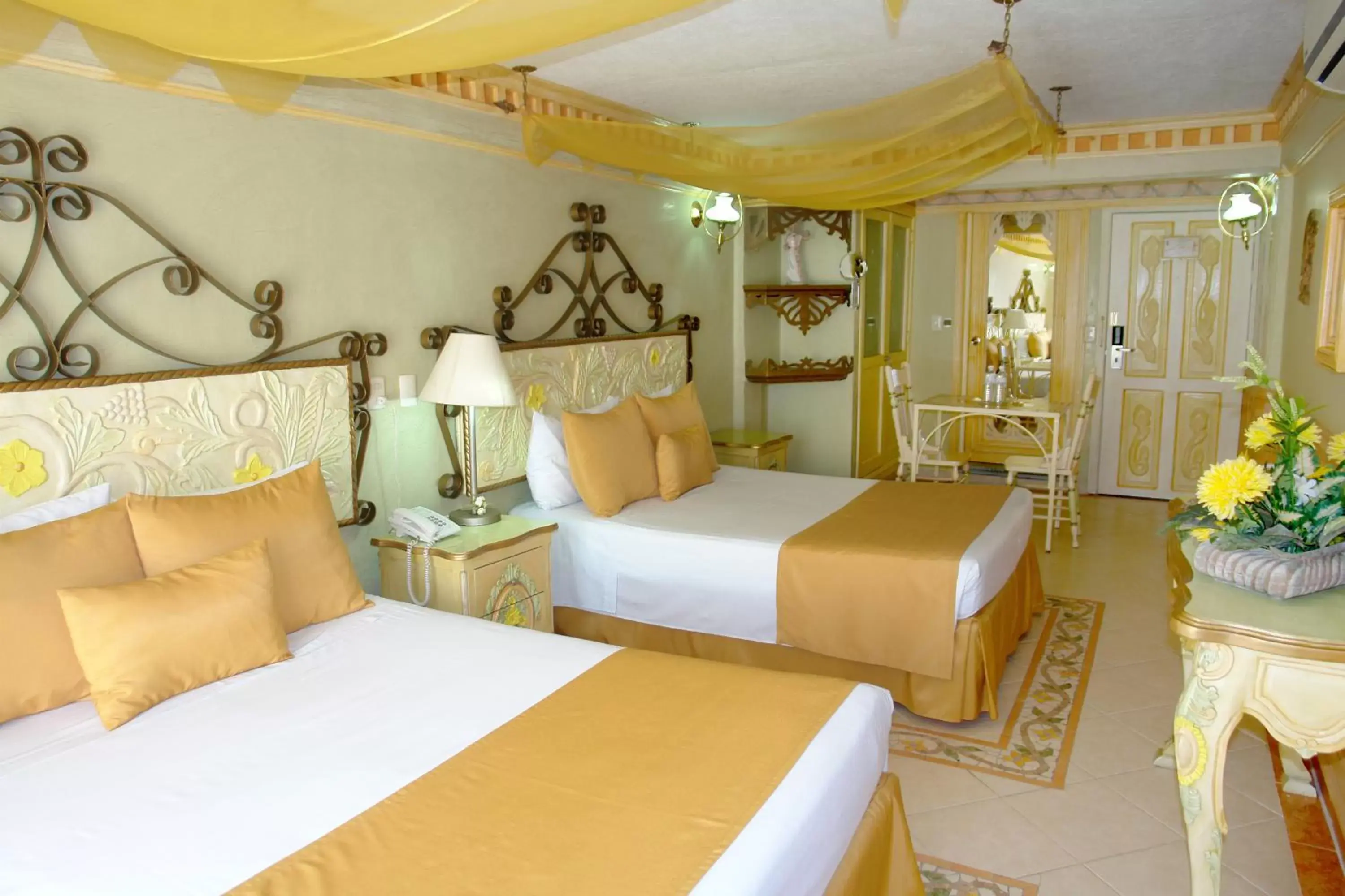 Triple Room in Villa las Margaritas Plaza Cristal