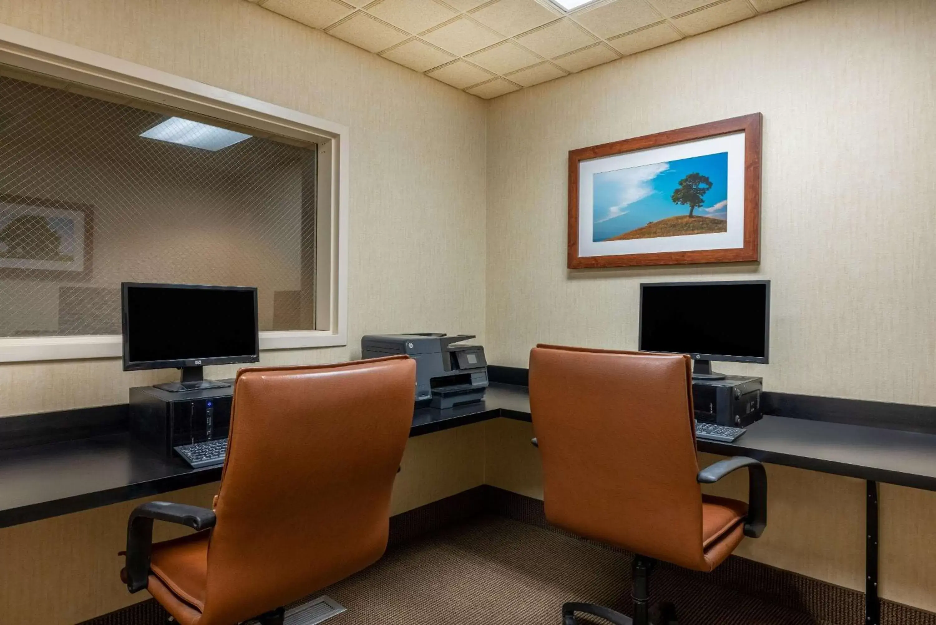Business facilities, Business Area/Conference Room in Wingate by Wyndham Gillette near CAM-PLEX