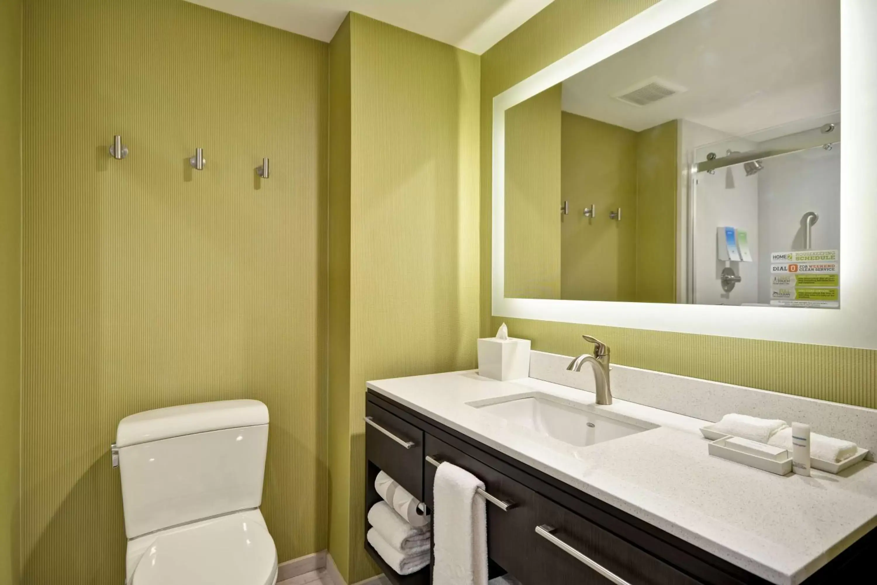 Bathroom in Home2 Suites By Hilton Hanford Lemoore