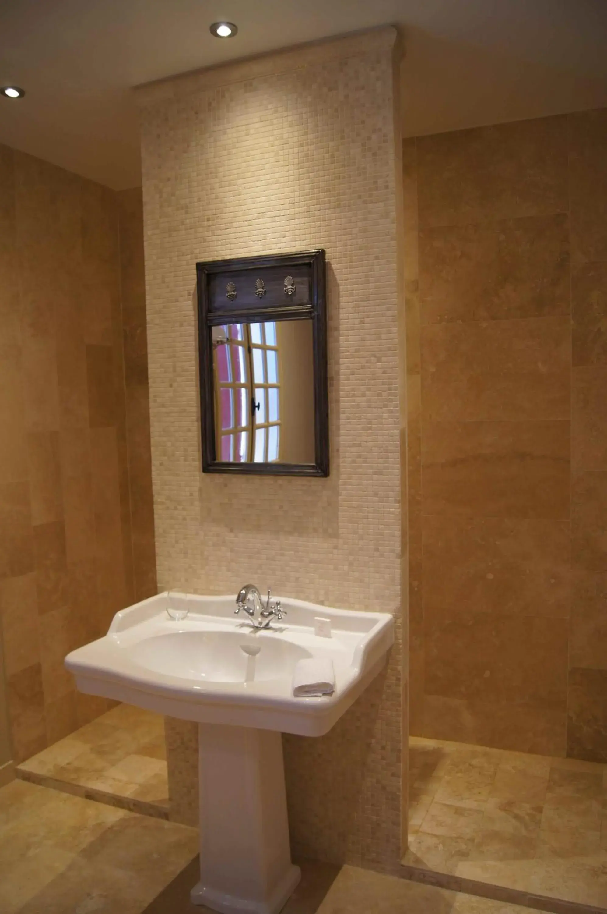 Shower, Bathroom in La Villa Mazarin