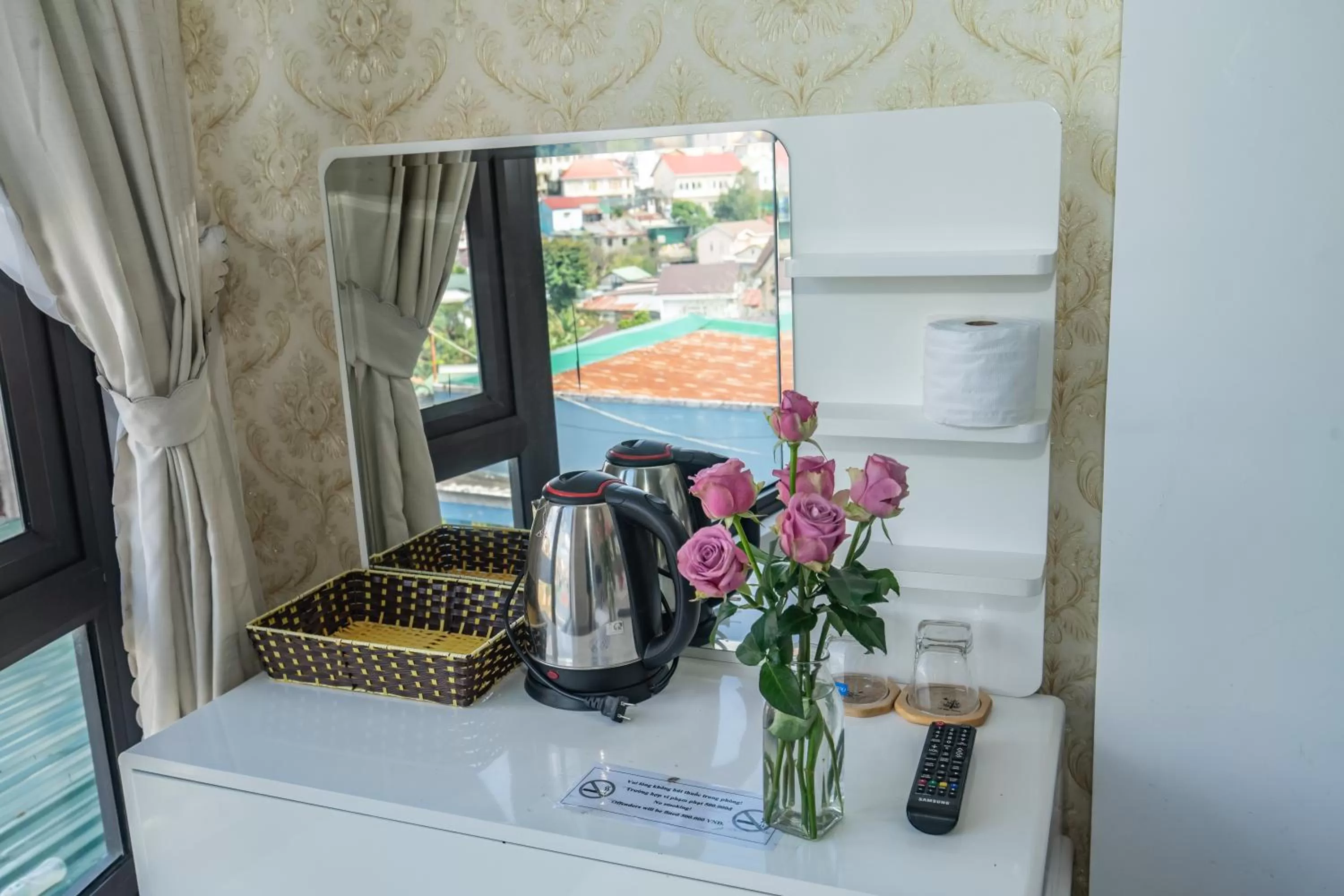 Coffee/tea facilities in Ngàn Phố Studio & Love Hotel