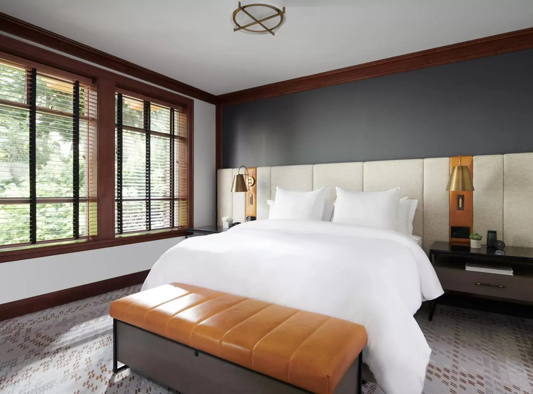 Bedroom, Bed in Four Seasons Resort Whistler