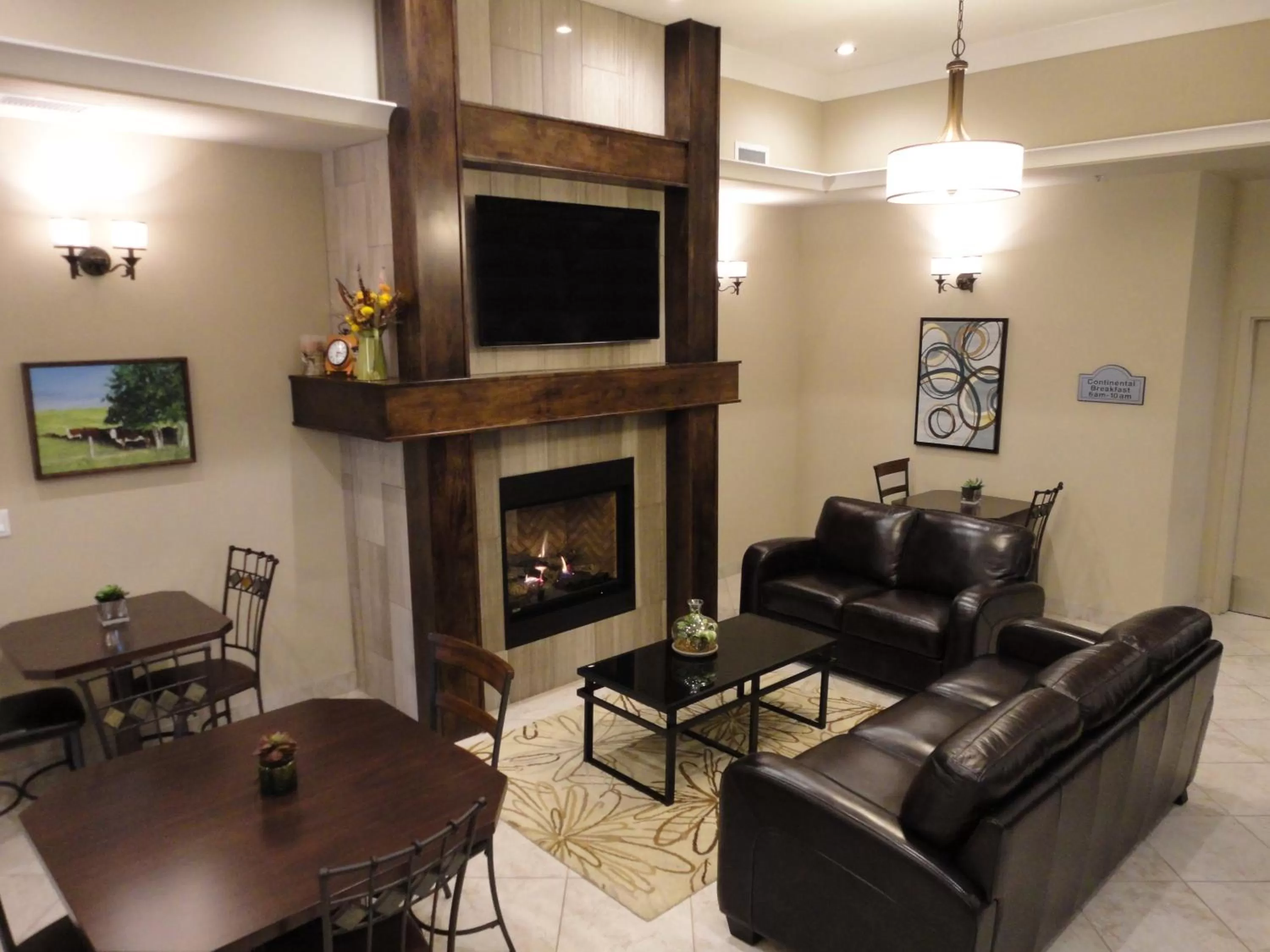 Lobby or reception in Ramada by Wyndham Emerald Park/Regina East