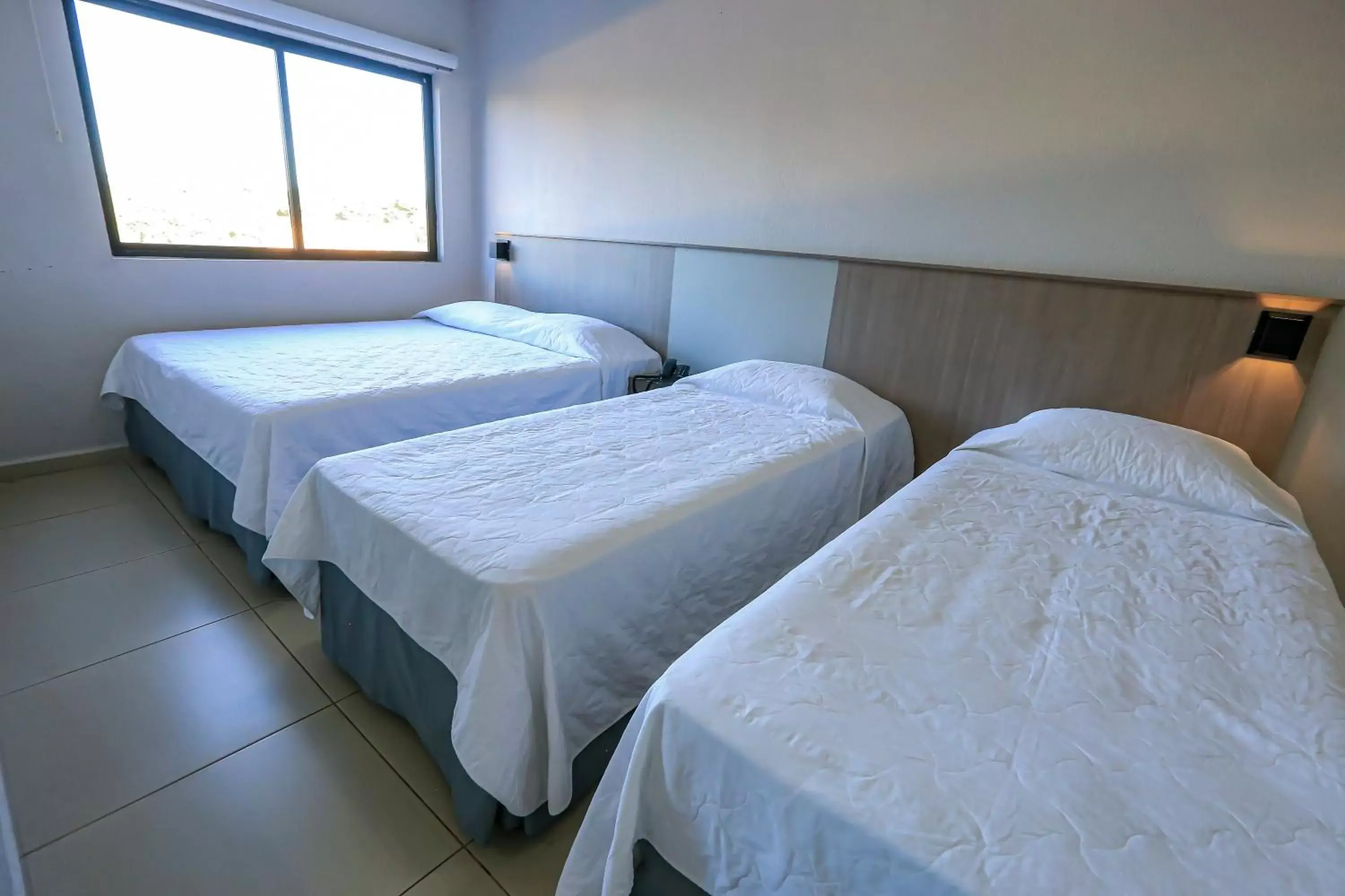 Photo of the whole room, Bed in Iguassu Express Hotel