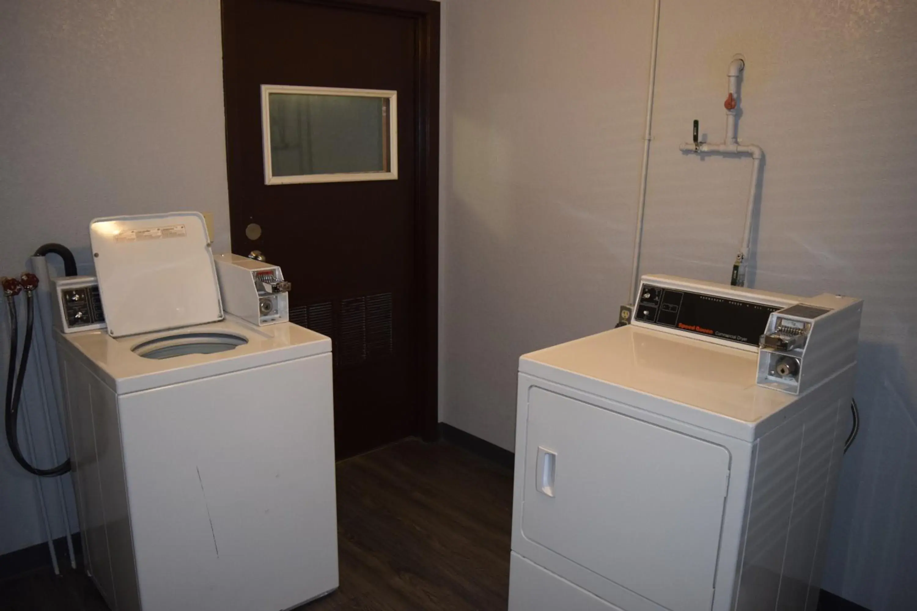 Kitchen/Kitchenette in Days Inn by Wyndham Rock Falls