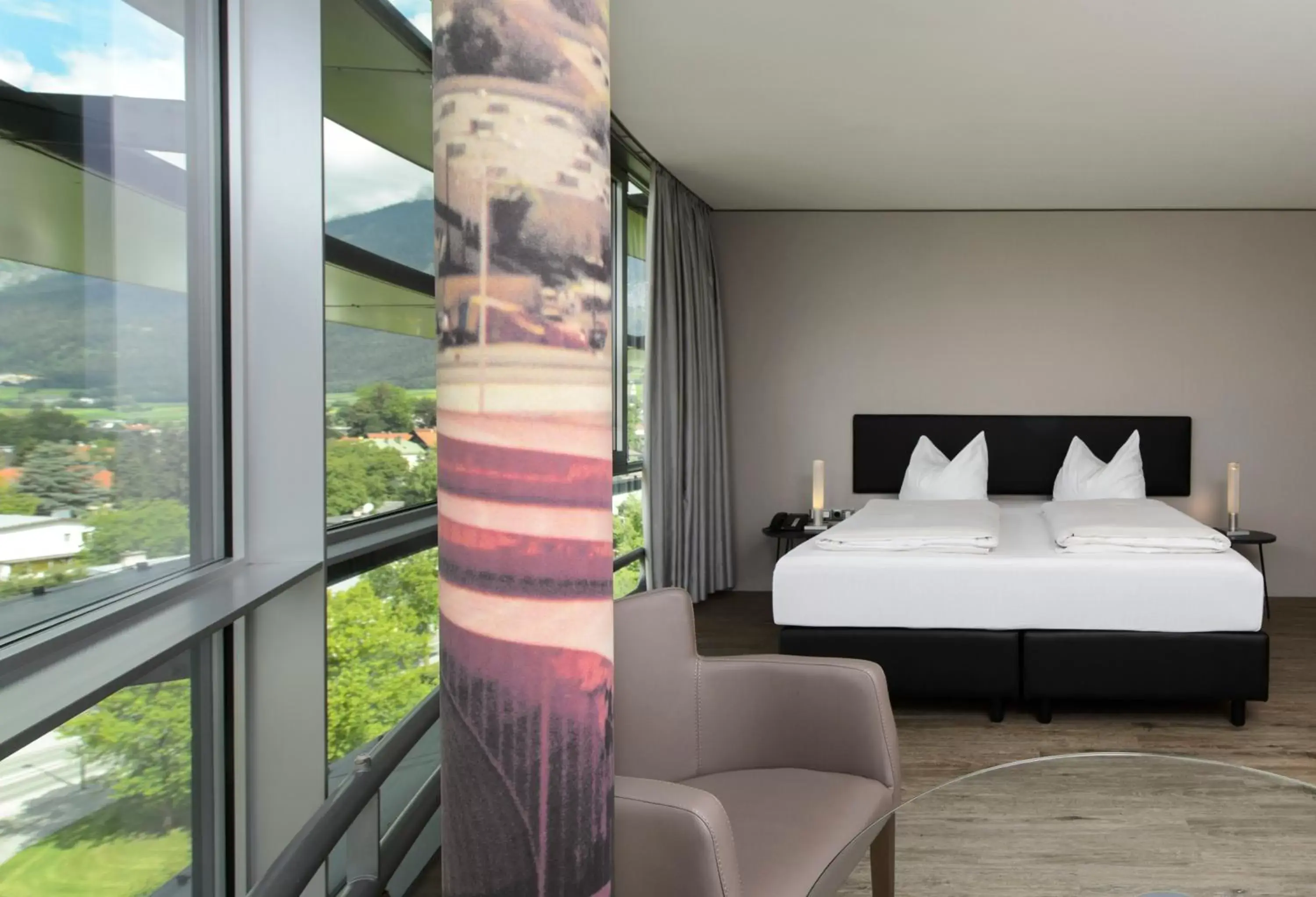 Photo of the whole room, Bed in Parkhotel Hall in Tirol Photo of the whole room, Bed in Parkhotel Hall in Tirol