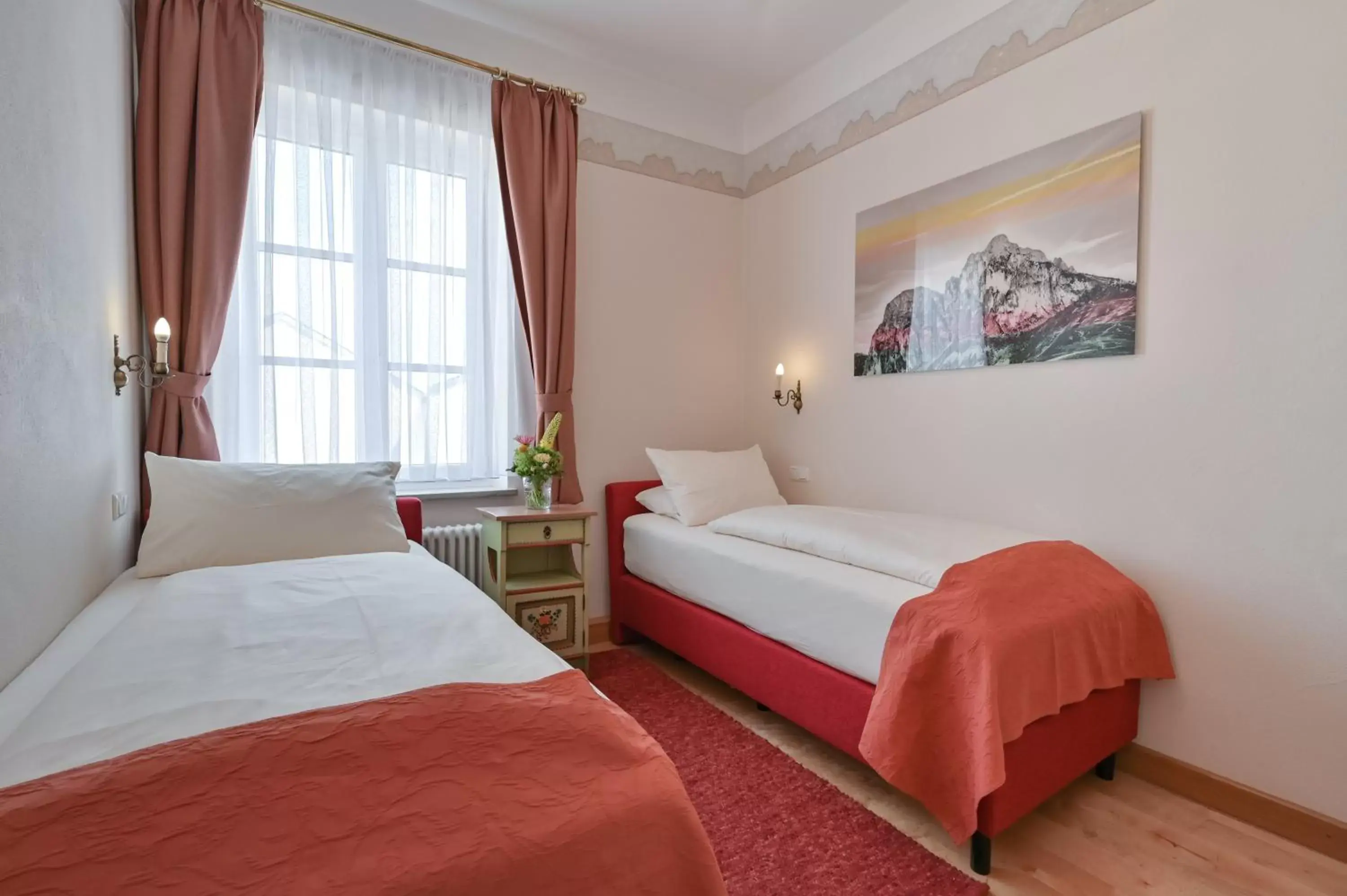Bedroom, Bed in Hotel Hirsch