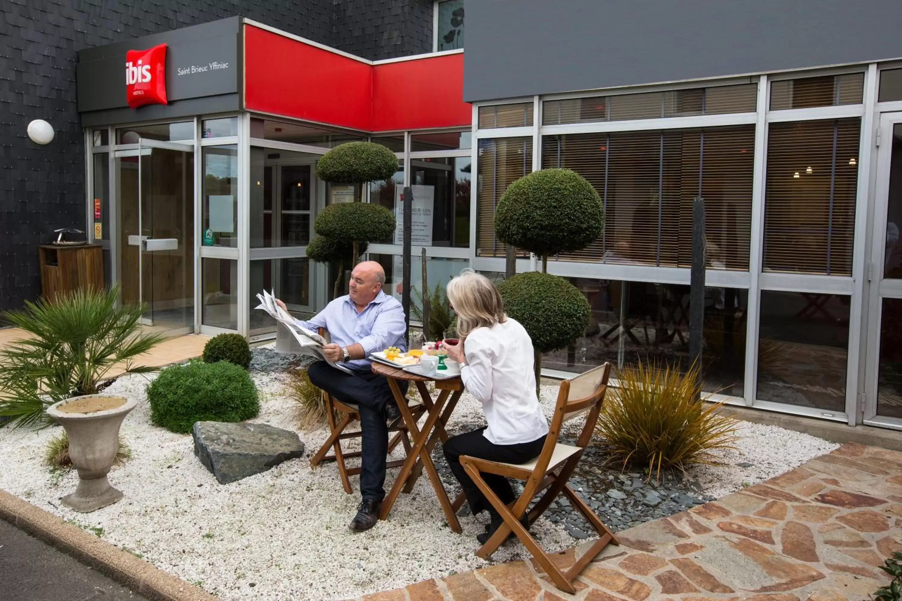 Patio in ibis Saint Brieuc Yffiniac