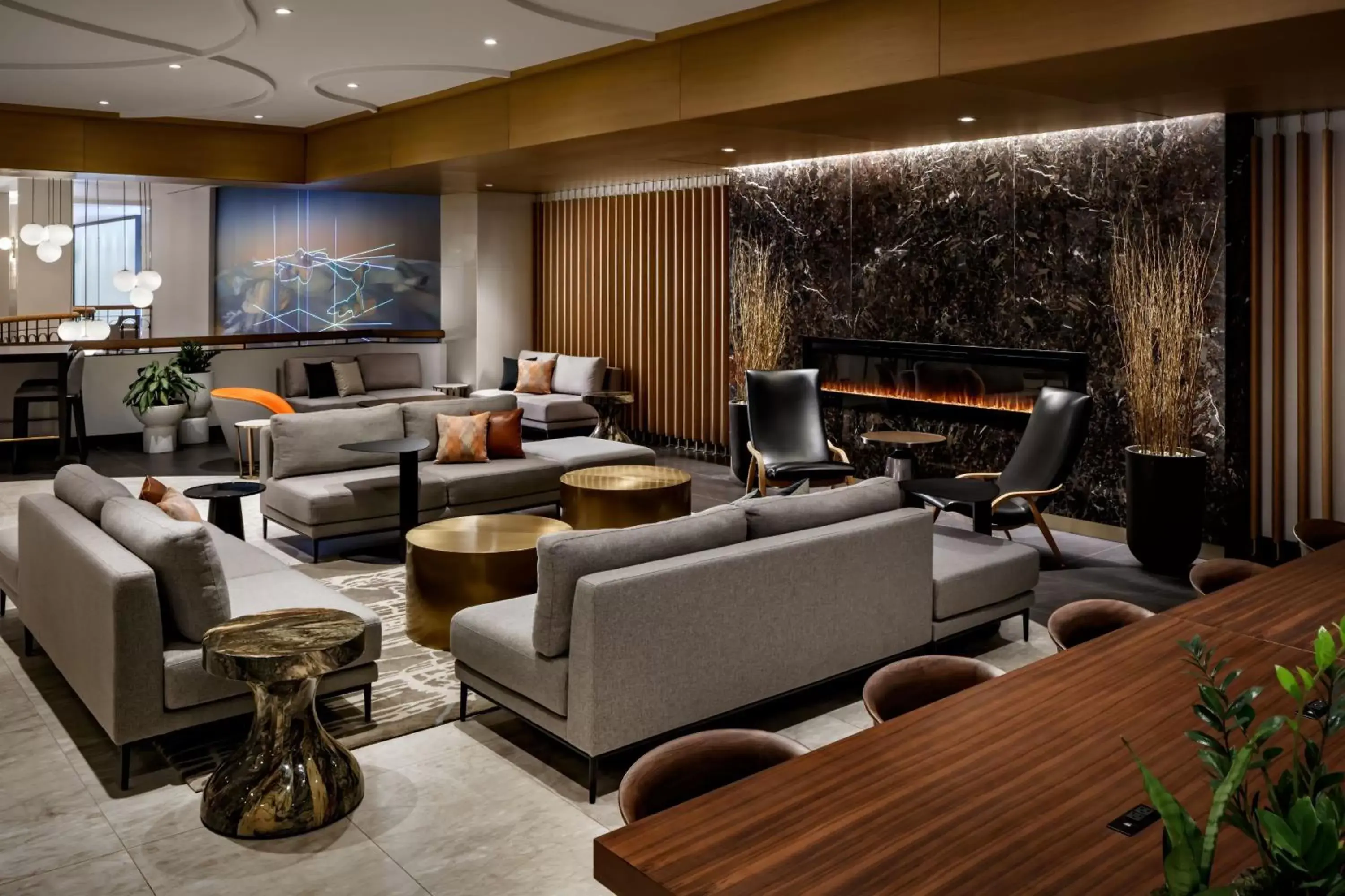 Property building, Lounge/Bar in Montreal Marriott Chateau Champlain