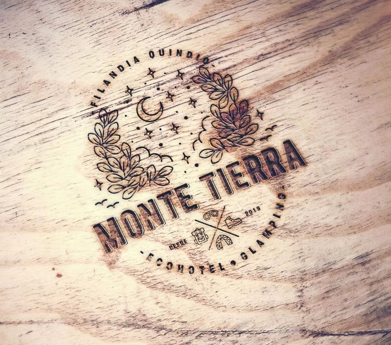 Logo/Certificate/Sign in Ecohotel Monte Tierra Habitaciones y Glamping