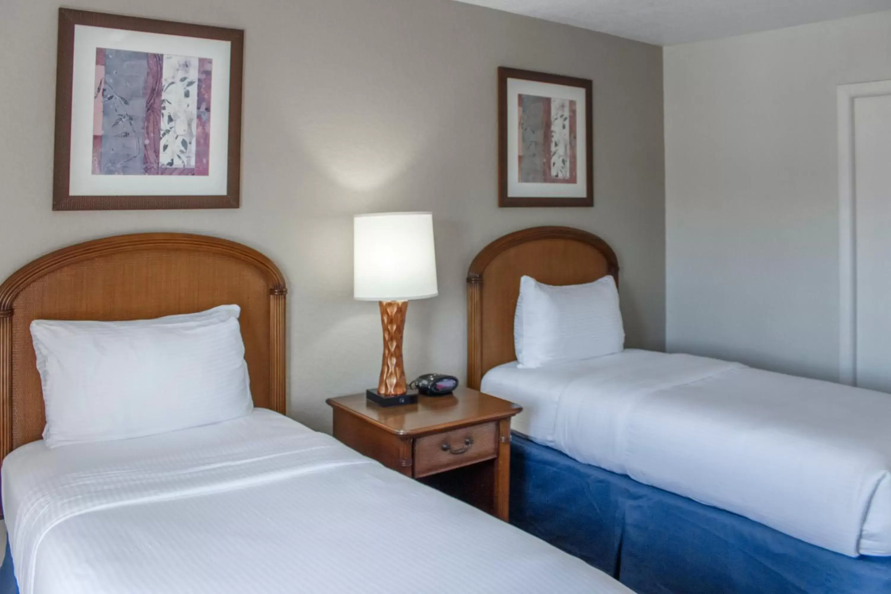 Bedroom, Bed in Polynesian Isles Resort