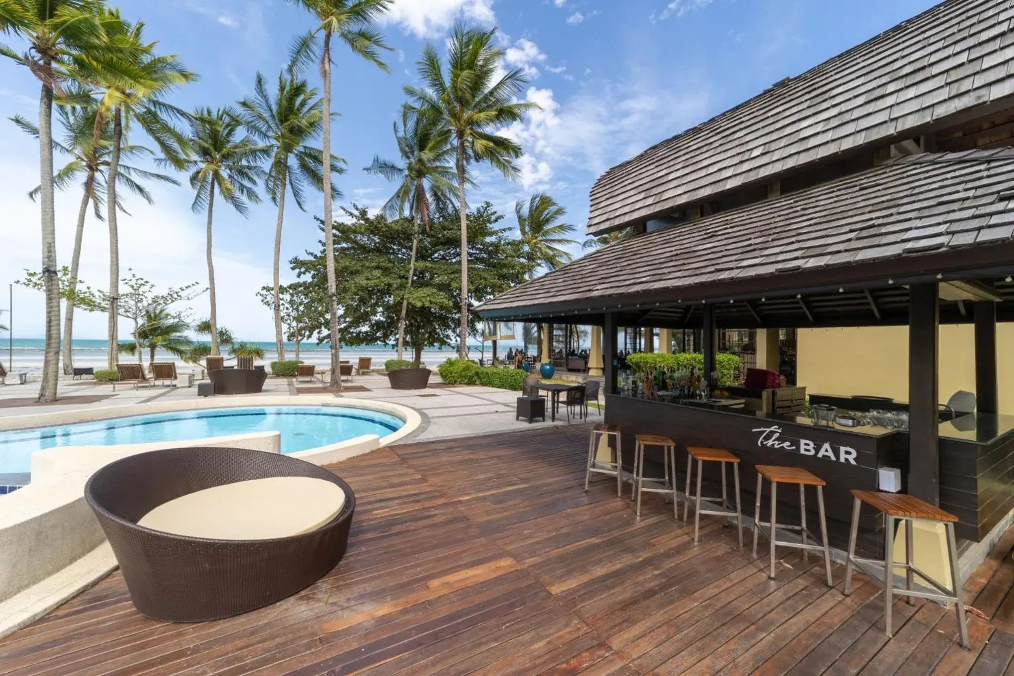 Lounge or bar, Swimming Pool in TUI BLUE The Passage Samui Private Pool Villas & Beach Resort