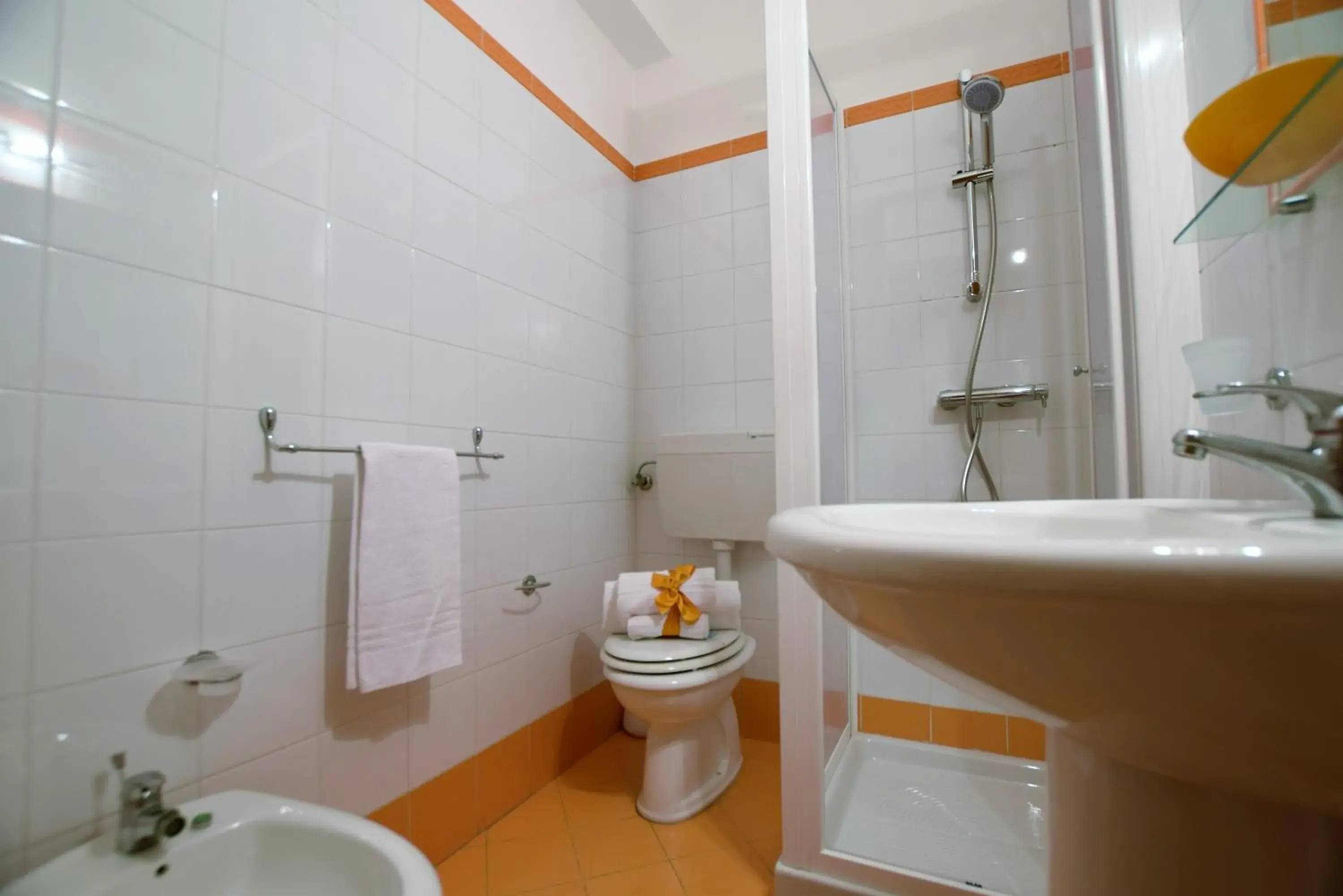 Bathroom in Hotel Iride by Marino Tourist