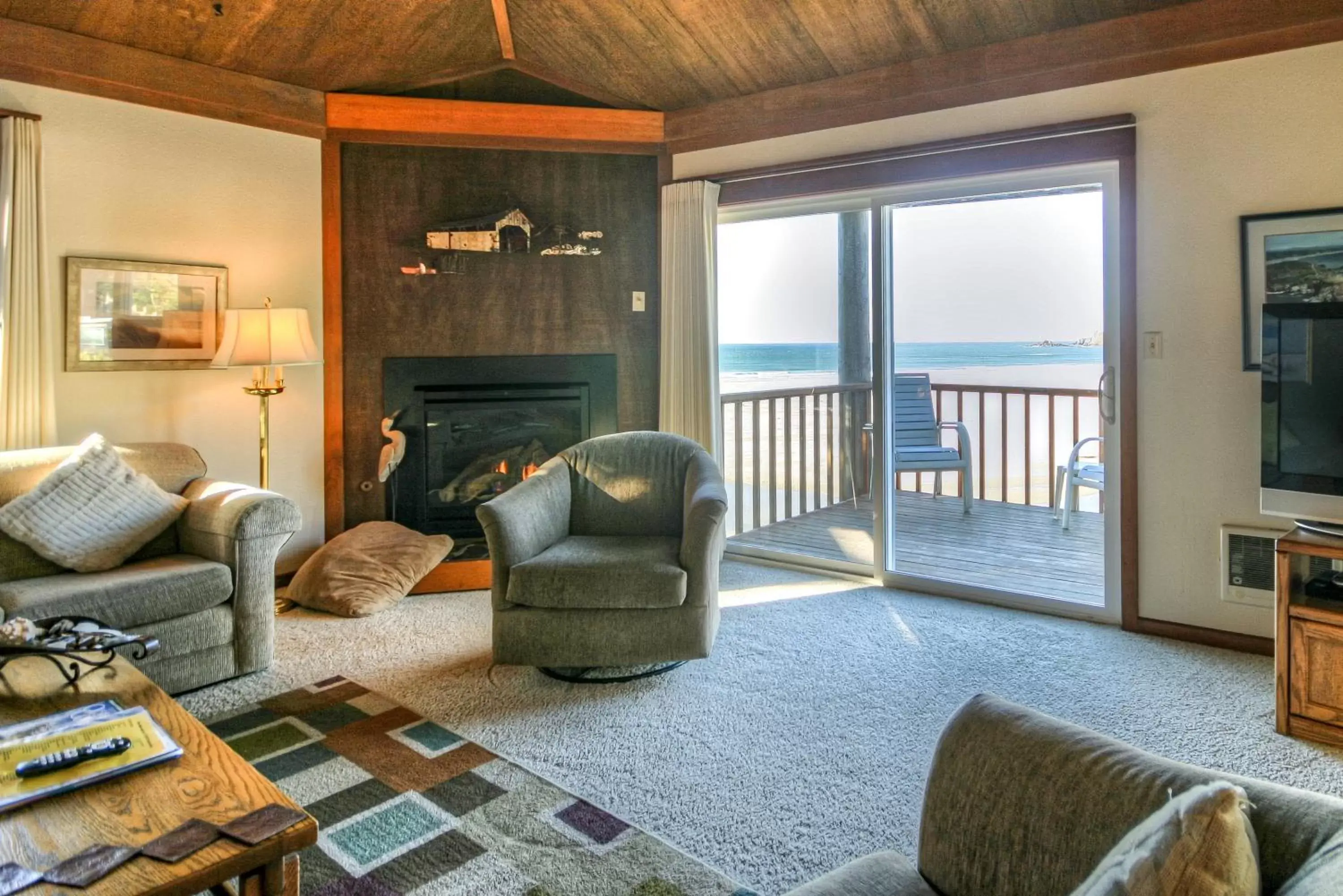 TV and multimedia, Seating Area in Little Creek Cove Beach Resort