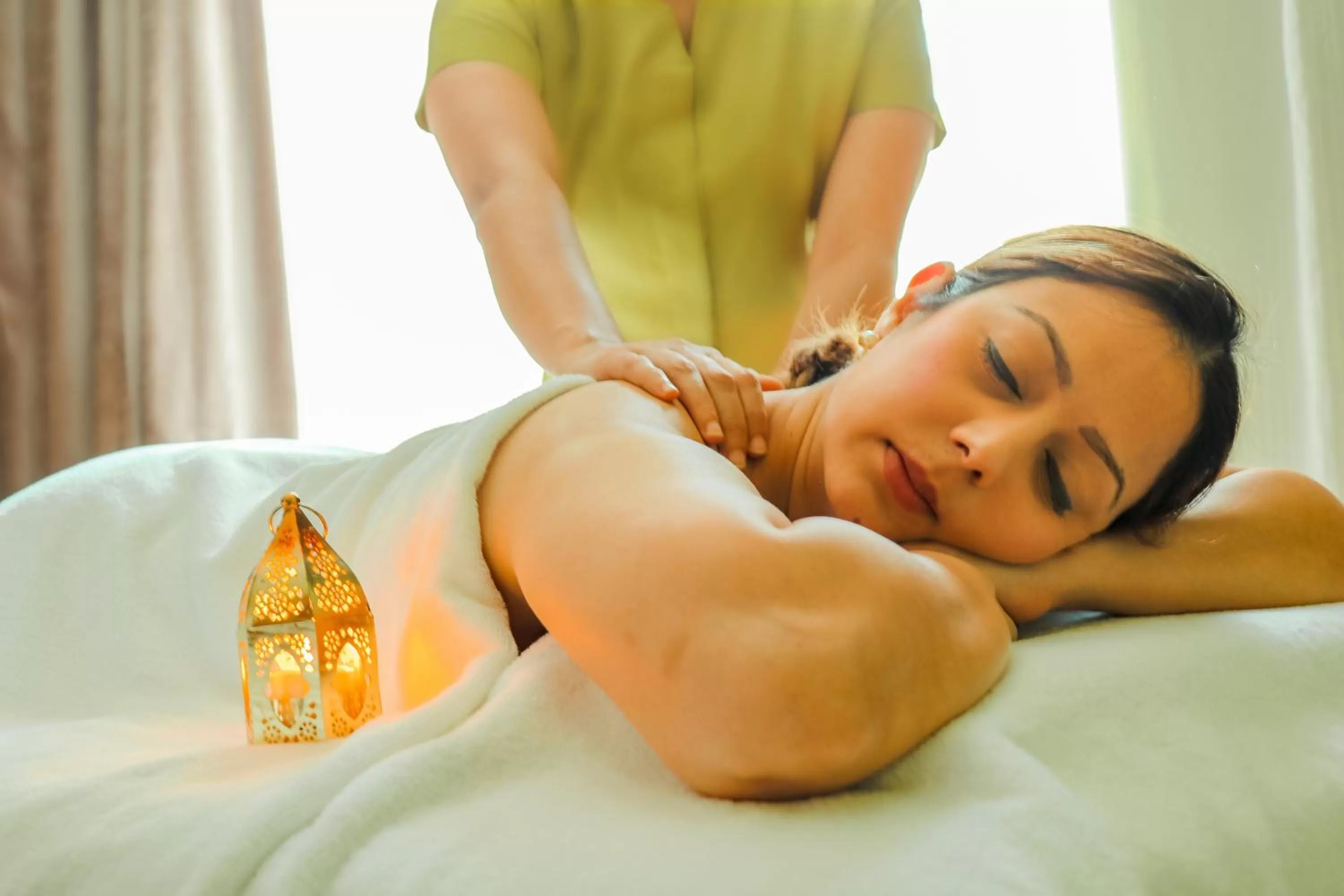 Massage in Ramada by Wyndham Downtown Dubai