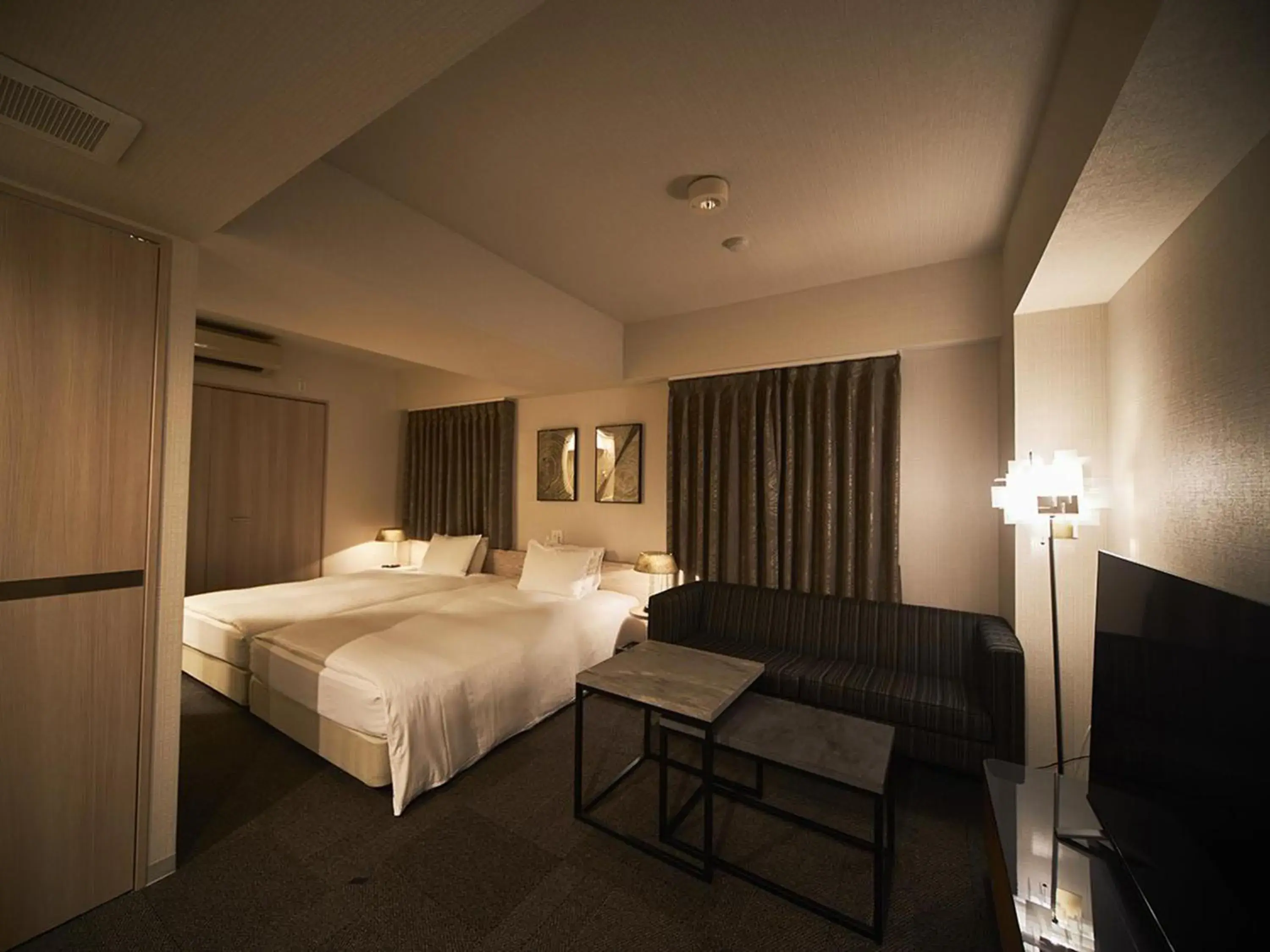 Bed in Roppongi Hotel S