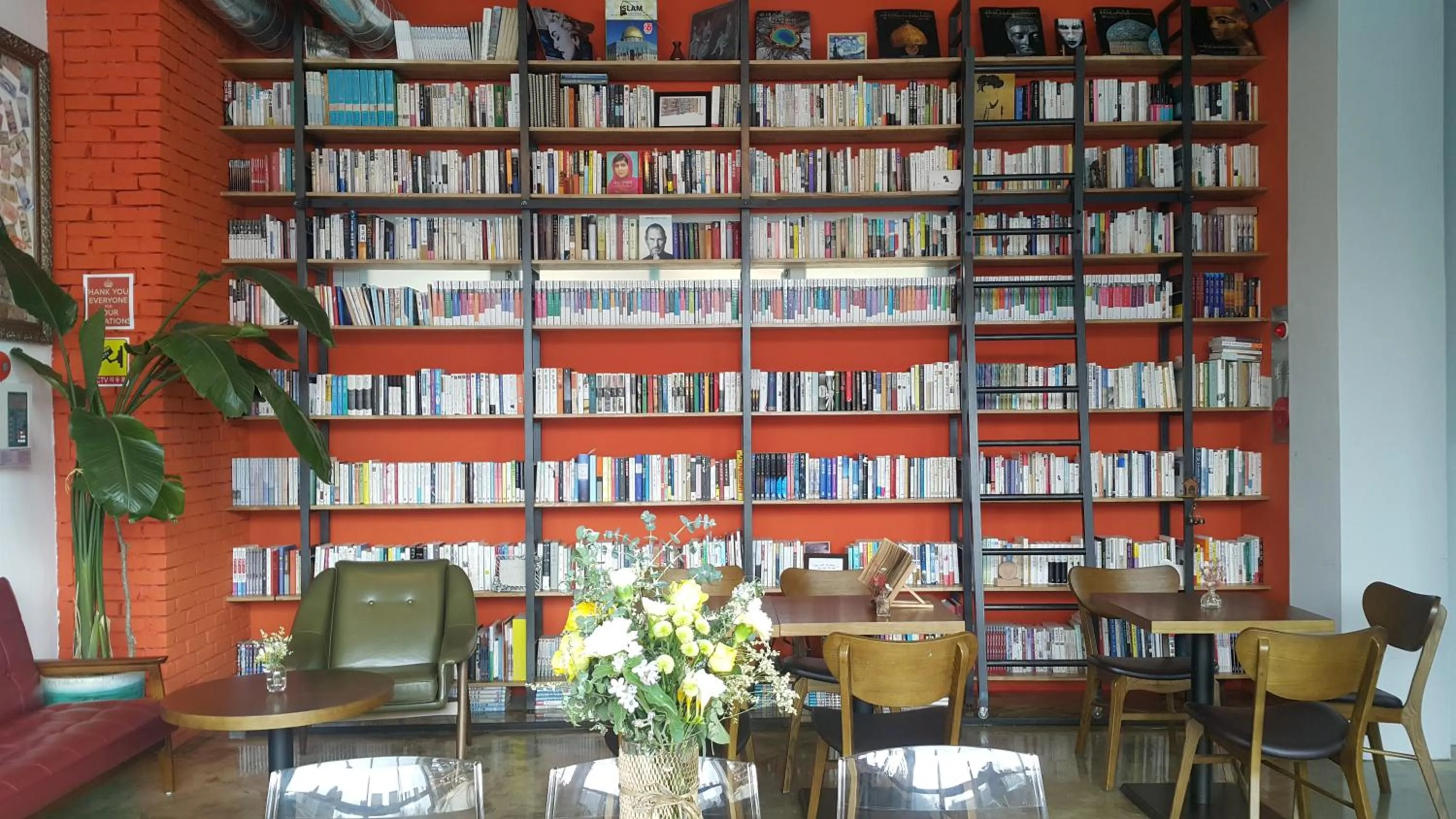 Library in Andong Poong-gyung HOSTEL n LIBRARY