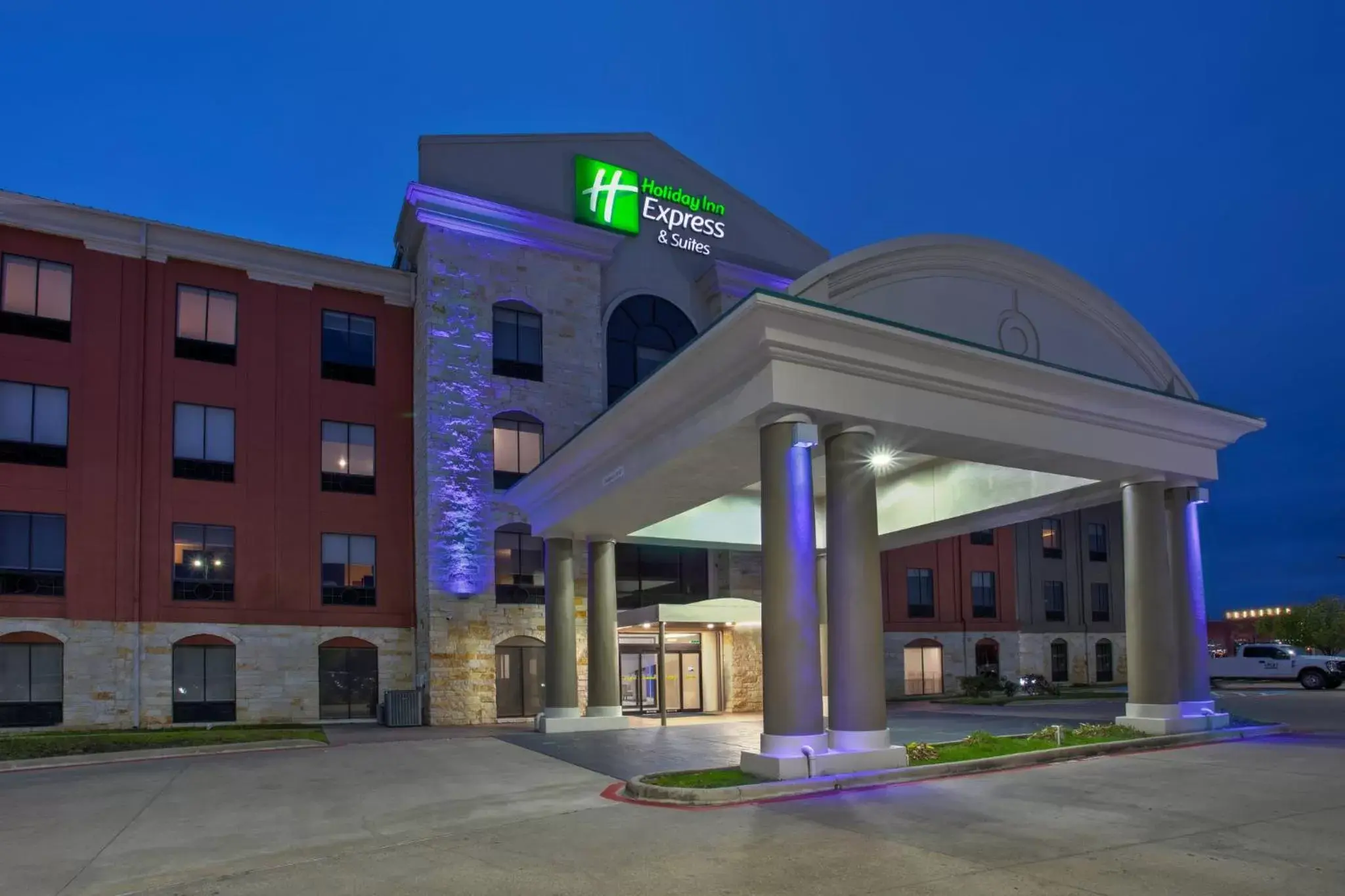 Property Building in Holiday Inn Express Hotel and Suites Katy, an IHG Hotel