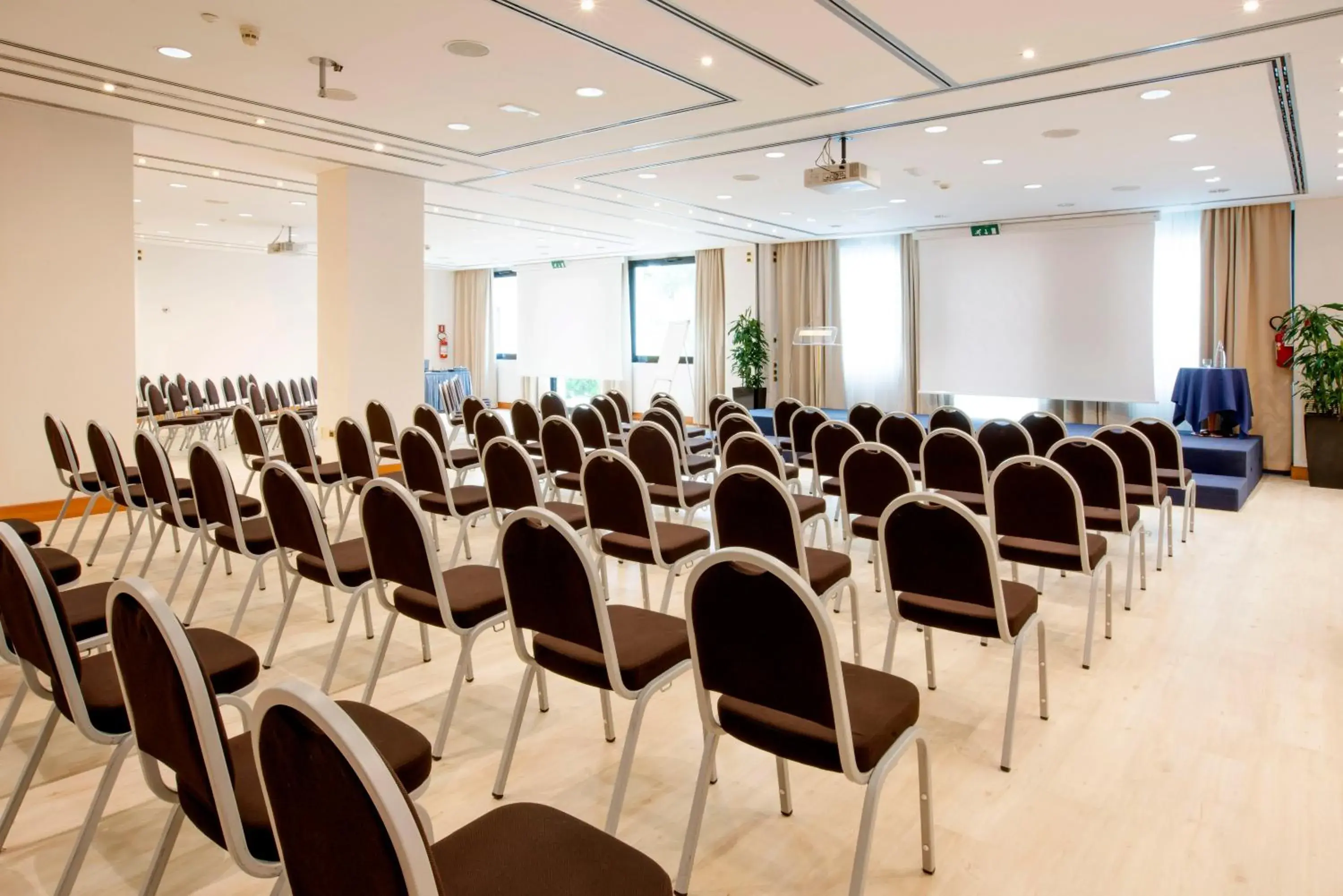 Business facilities in SHG Hotel Antonella