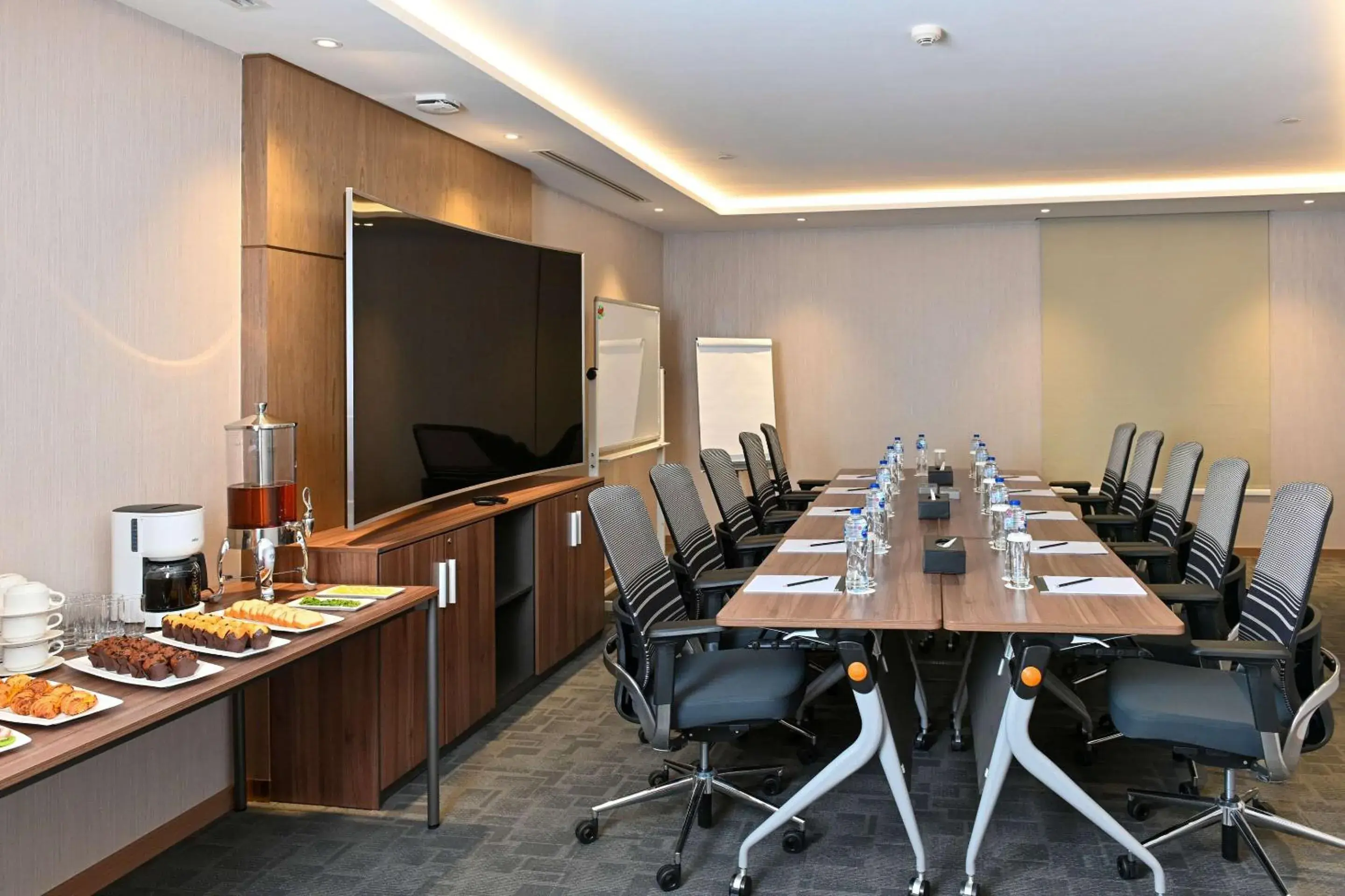 Meeting/conference room in Comfort Hotel Jeddah King Road