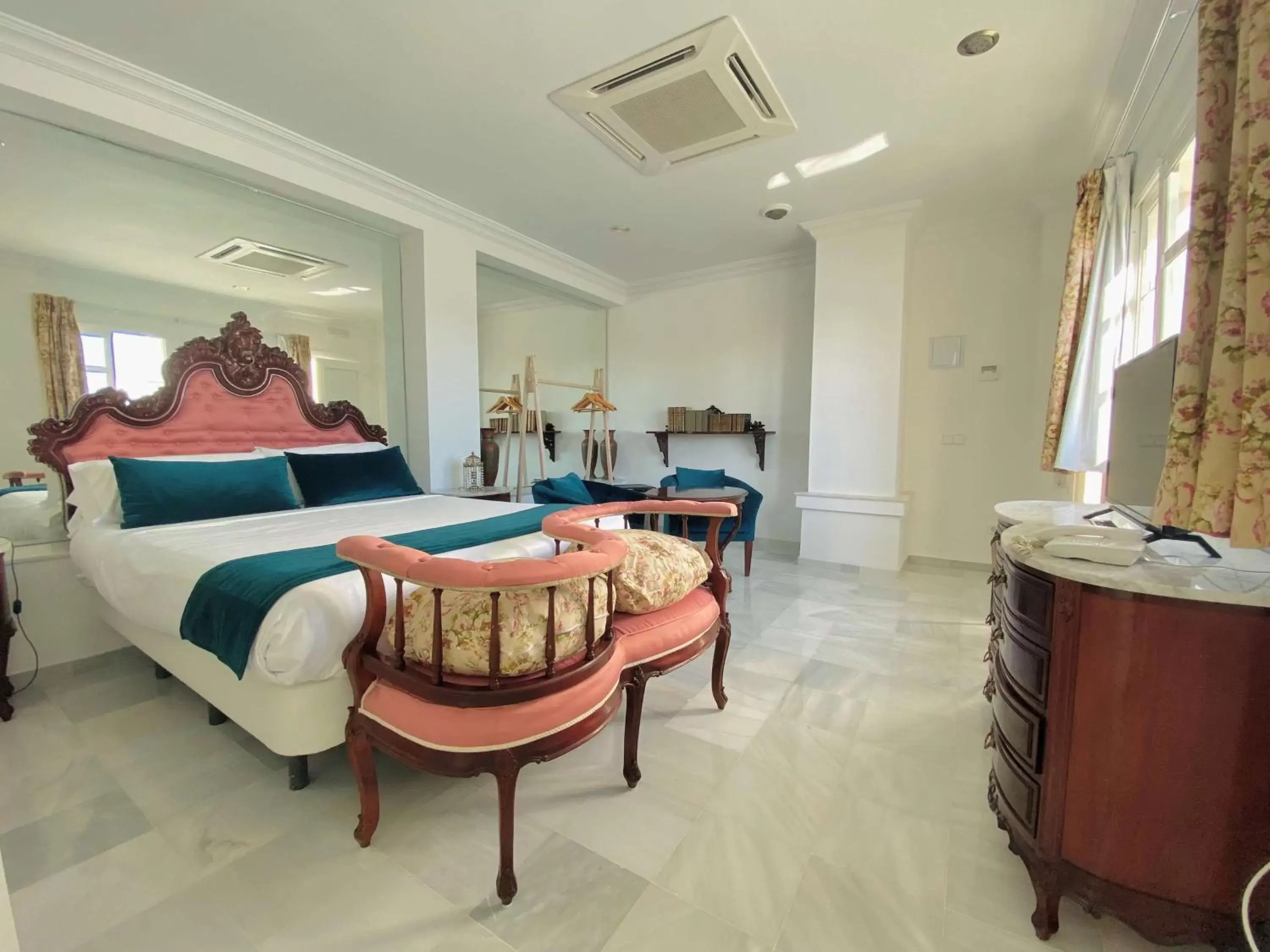 Bedroom in Hotel Las Cortes De Cádiz