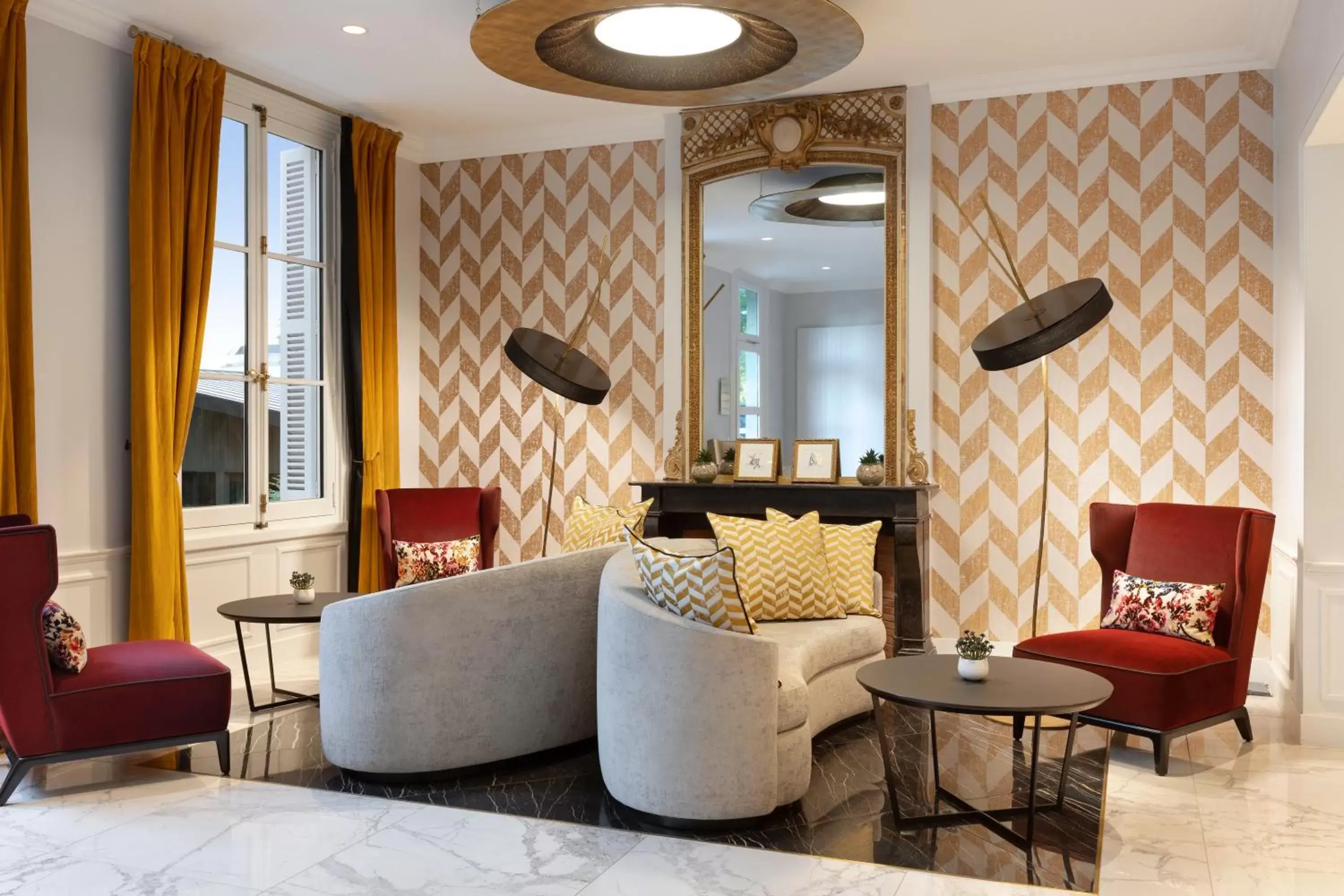 Lobby or reception in Château Belmont Tours by The Crest Collection Lobby or reception in Château Belmont Tours by The Crest Collection