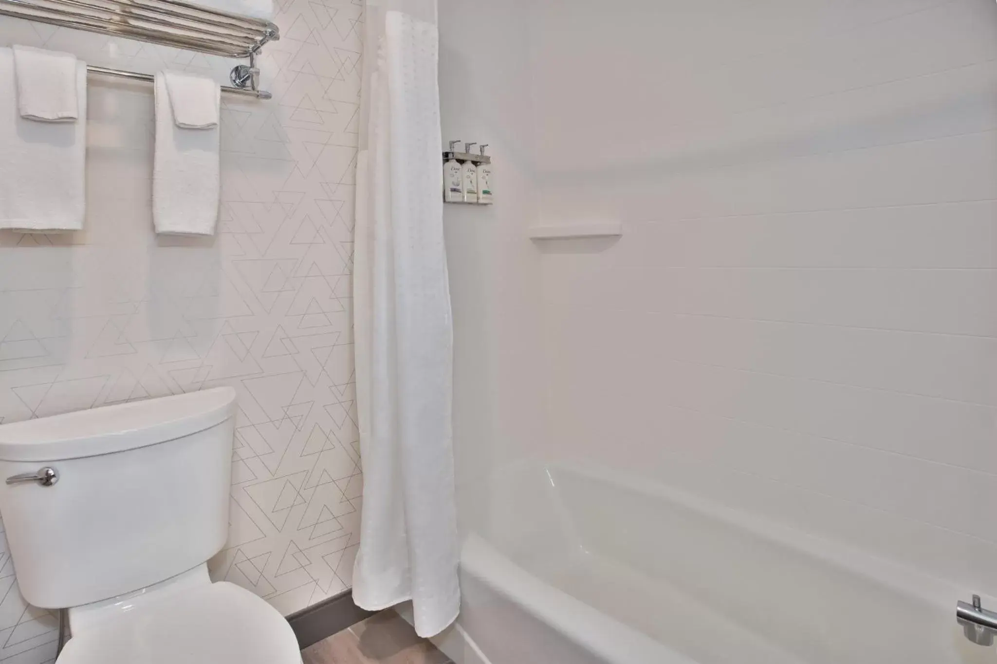 Bathroom in Holiday Inn Express - Kitty Hawk - Outer Banks, an IHG Hotel