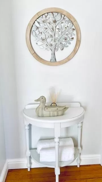 Decorative detail in On the Bay