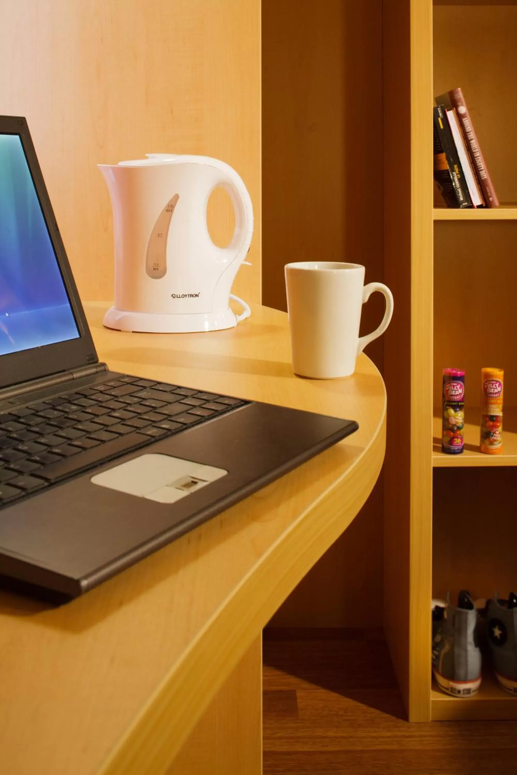 Coffee/tea facilities in ibis Reading Centre