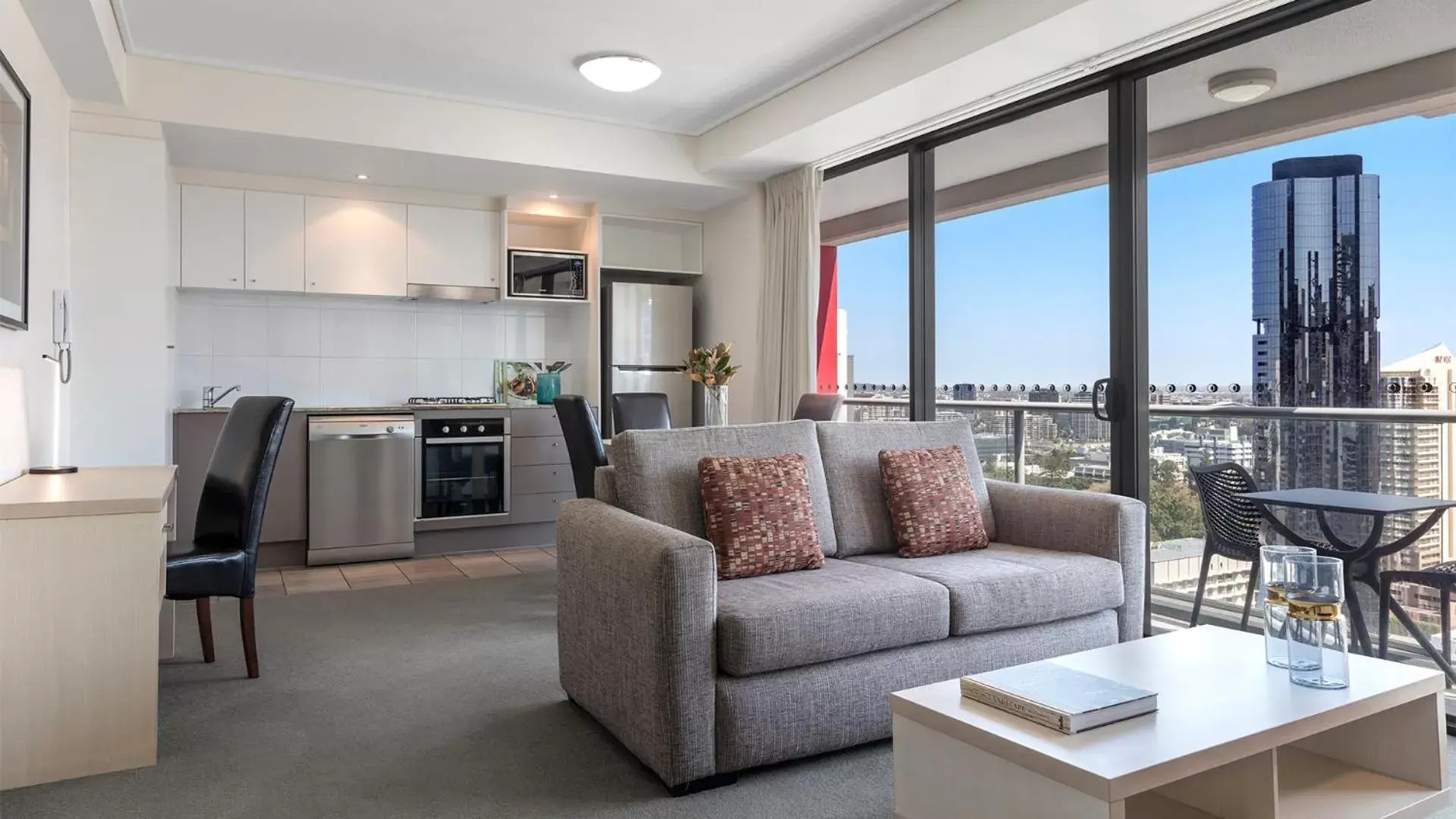 Living room, Seating Area in Oaks Brisbane on Felix Suites