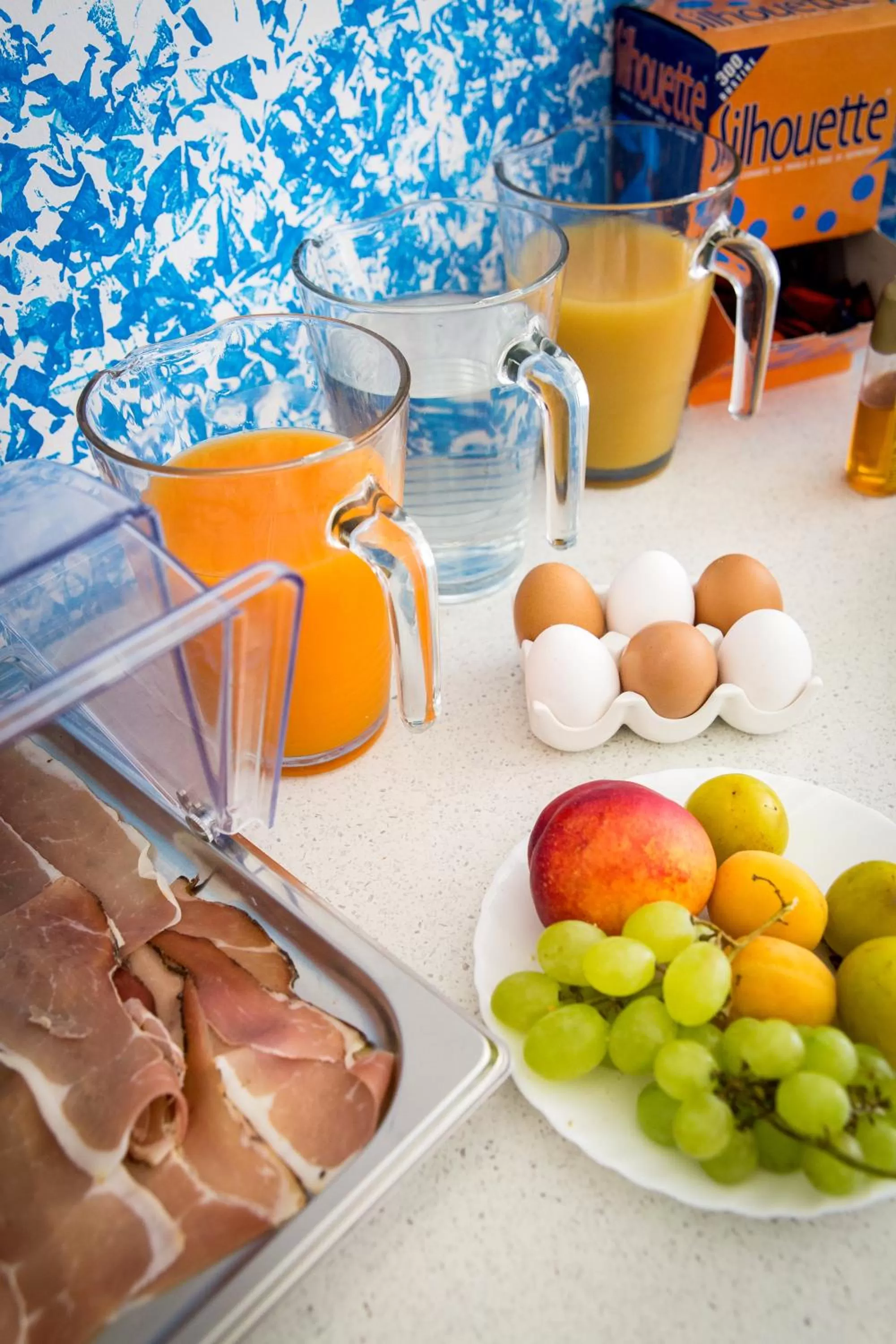 Food and drinks in Colors B&B