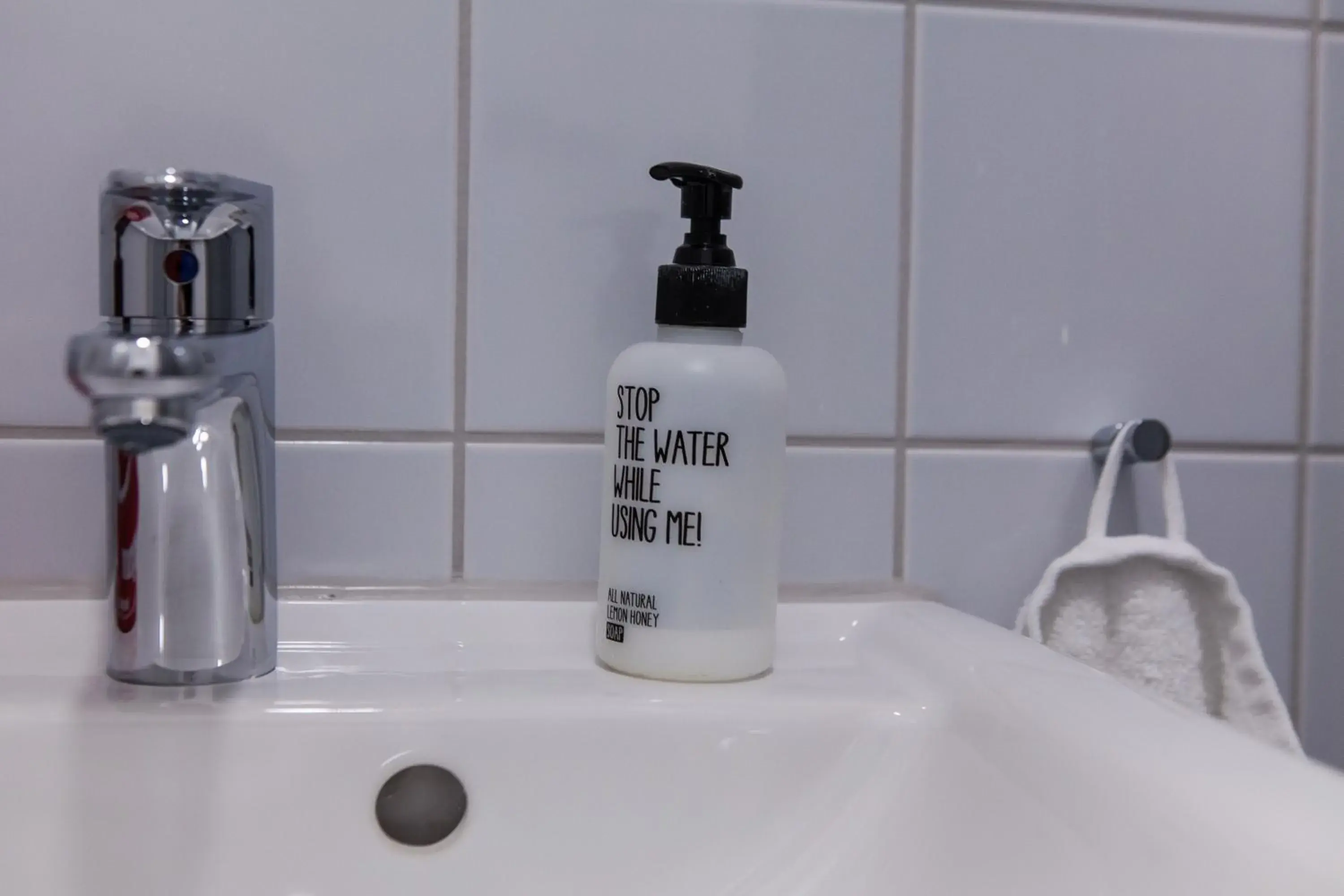 Shower, Bathroom in BNB near Brandenburg Gate - Rooms & Apartments