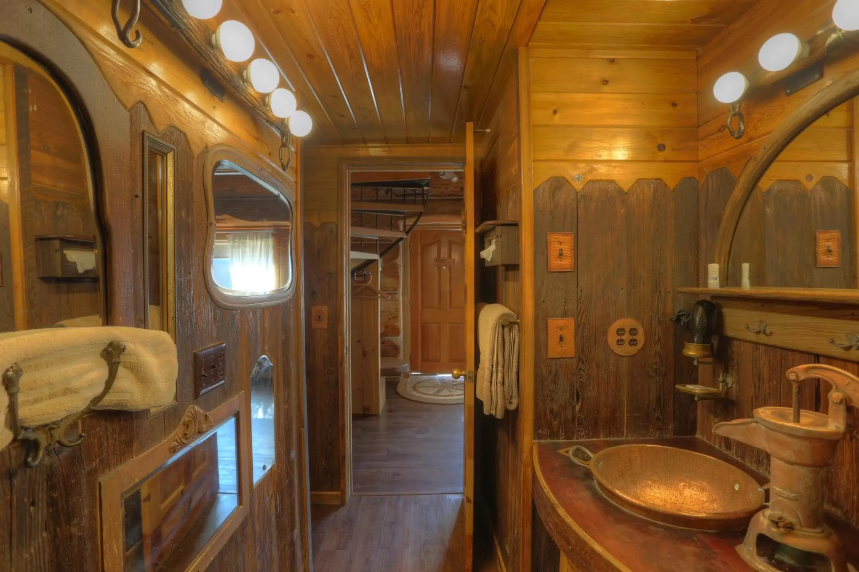 Bathroom in Soap Lake Natural Spa and Resort