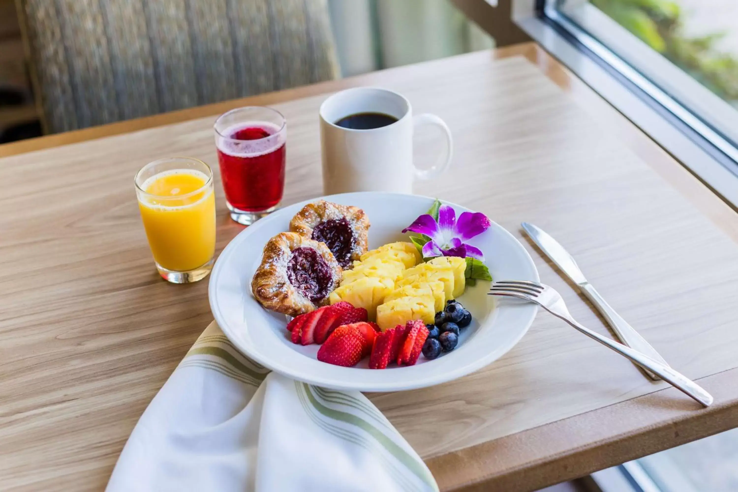 Breakfast in Embassy Suites By Hilton Oahu Kapolei - FREE Breakfast