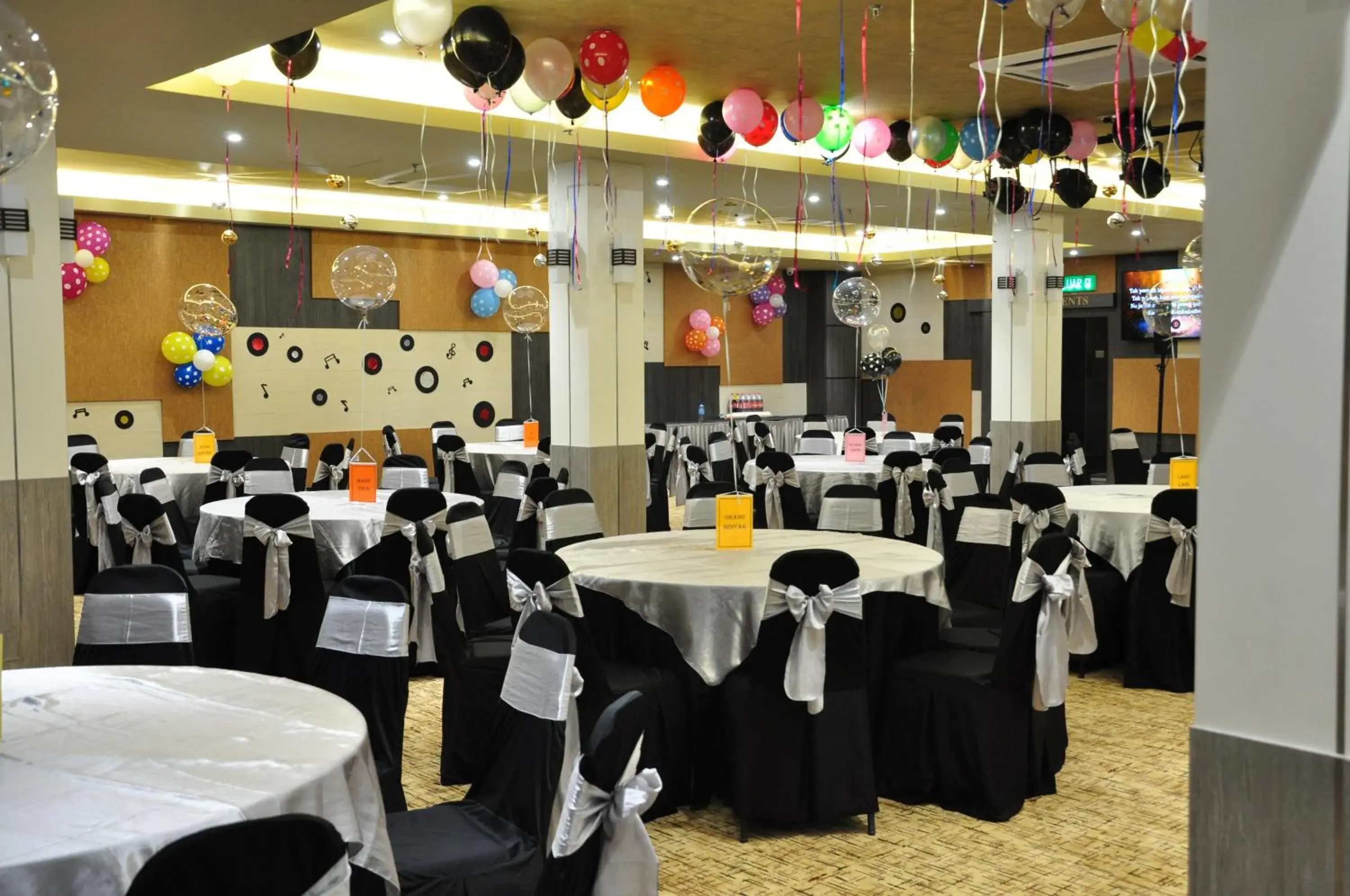 Business facilities, Banquet Facilities in Valya Hotel