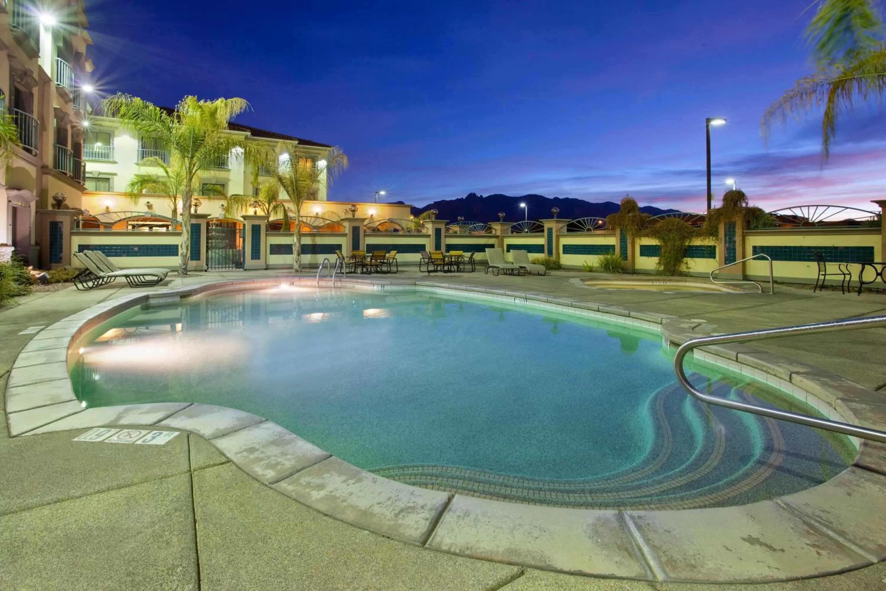Swimming pool in Holiday Inn Express Hotel & Suites Tucson Mall by IHG