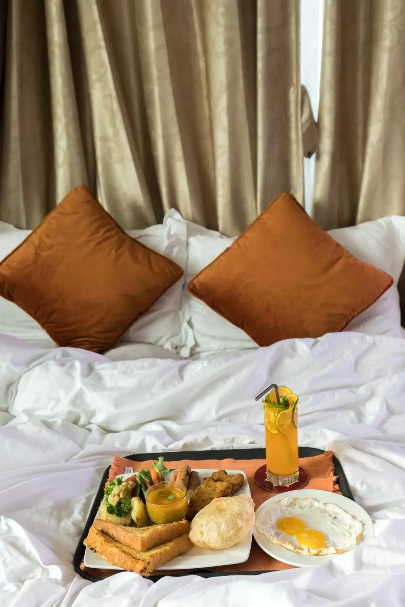 Breakfast, Bed in Dahlia Boutique Hotel