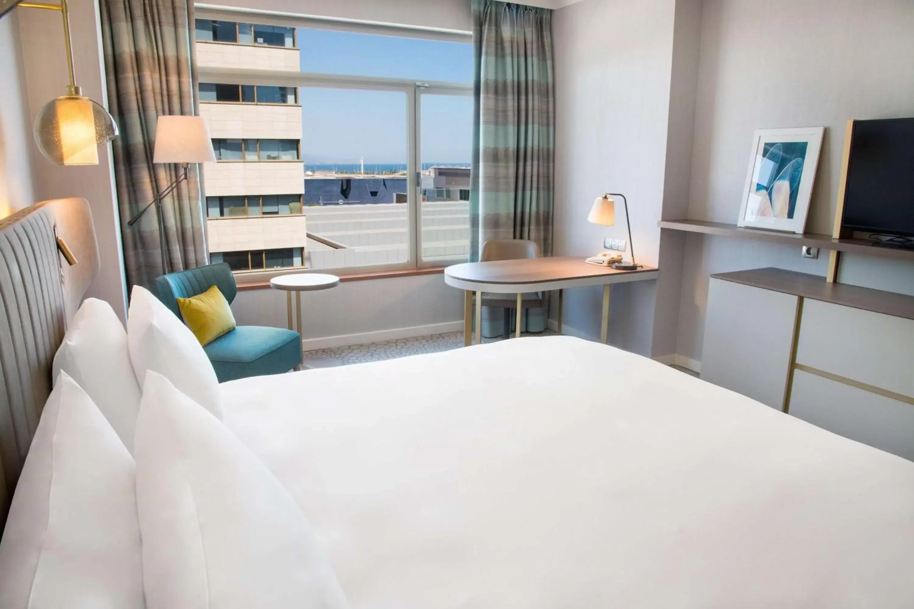 Bedroom, Bed in Hilton Diagonal Mar Barcelona