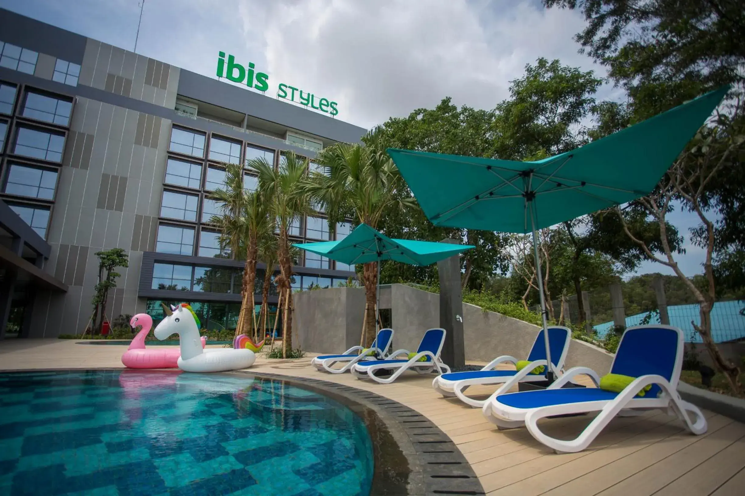 Swimming Pool in ibis Styles Batam Nagoya