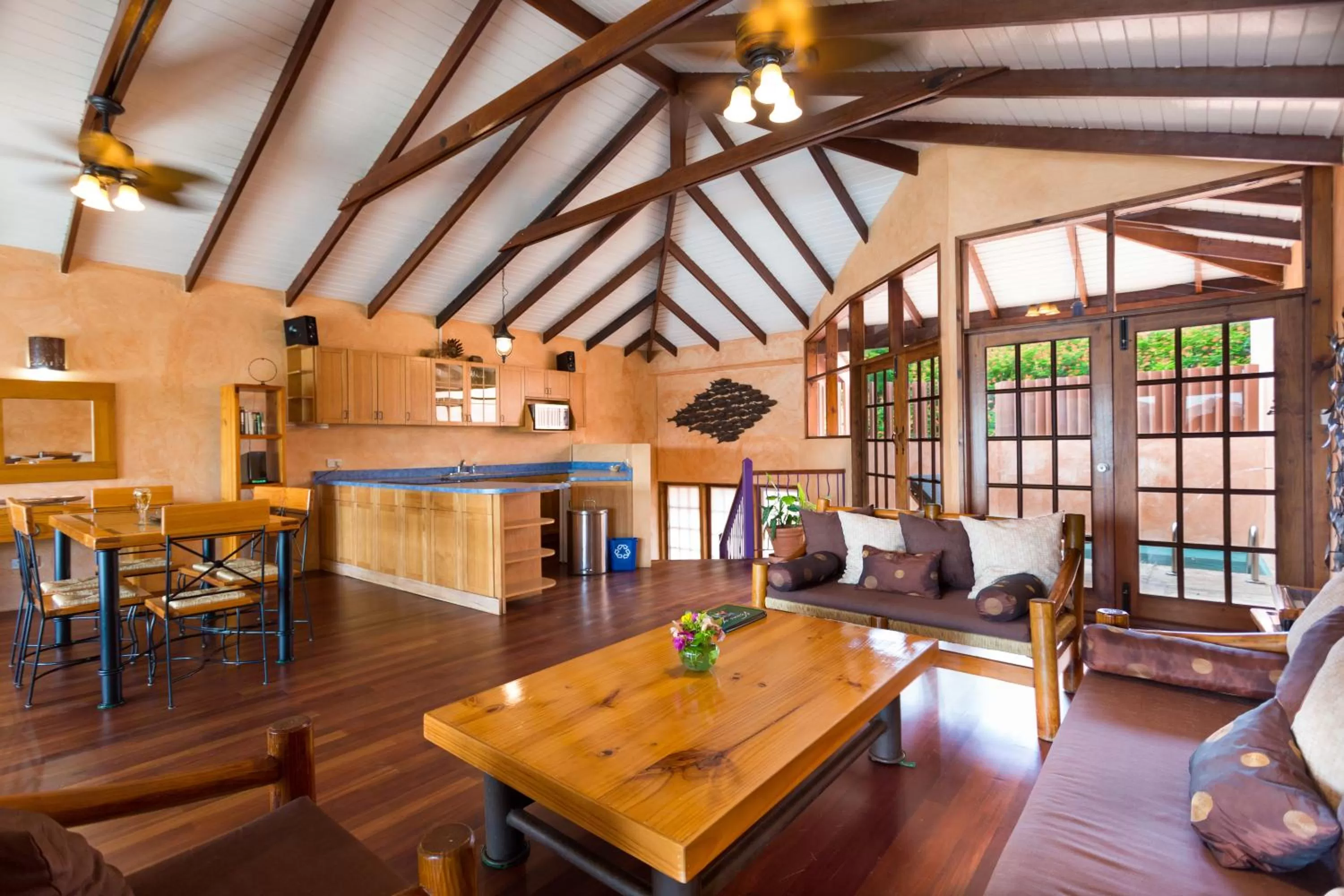 Kitchen or kitchenette in True Blue Bay Resort
