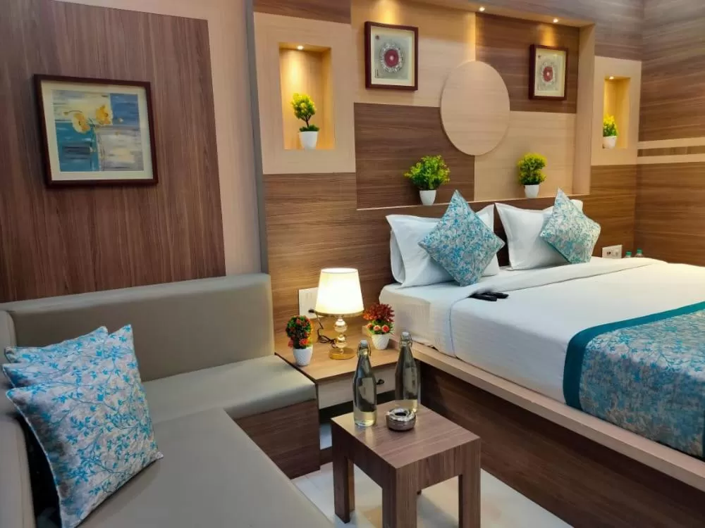 Bed in HOTEL CENTRAL SQUARE "A Couple Friendly Hotel"