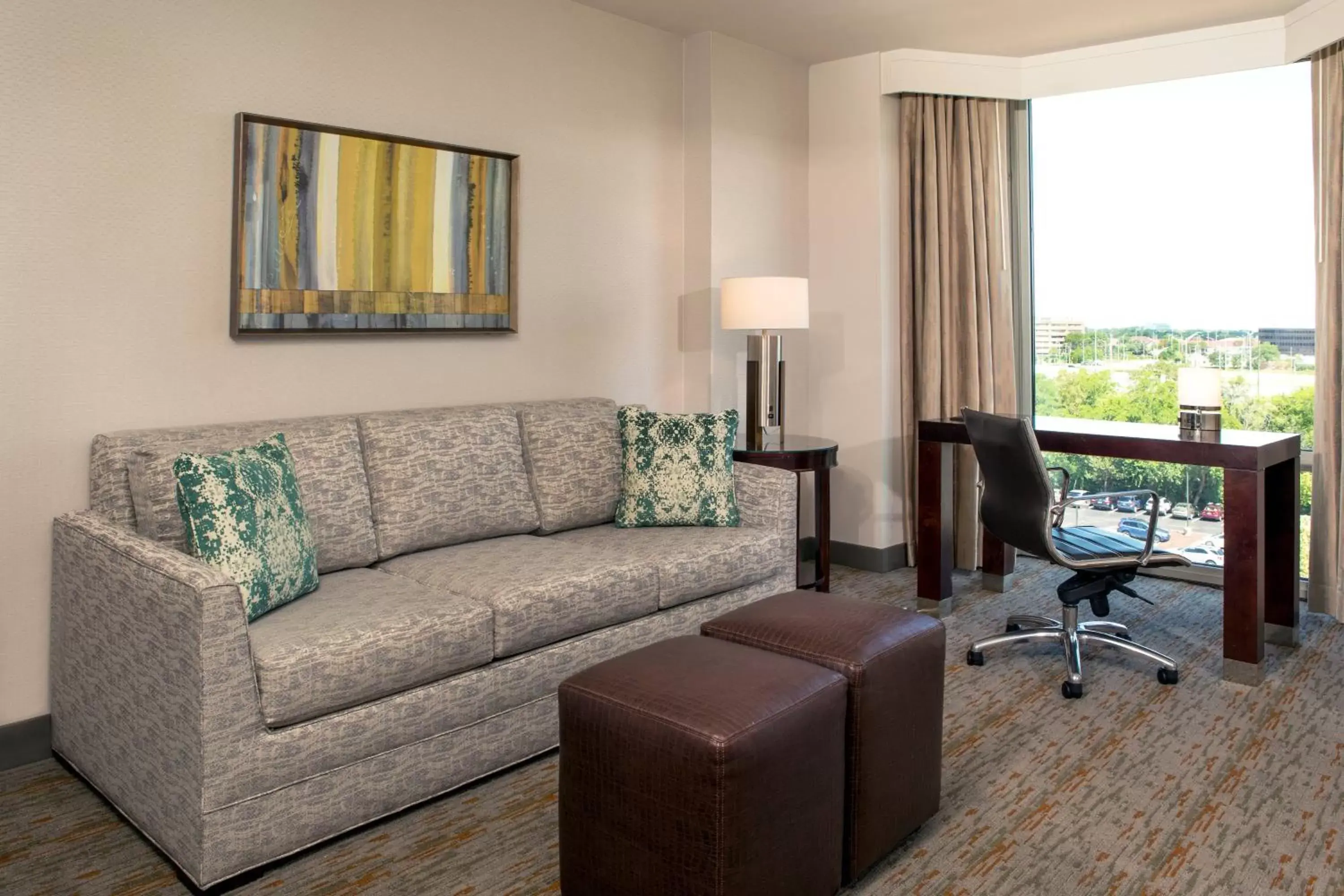 Bedroom, Seating Area in Sheraton Suites Chicago Elk Grove